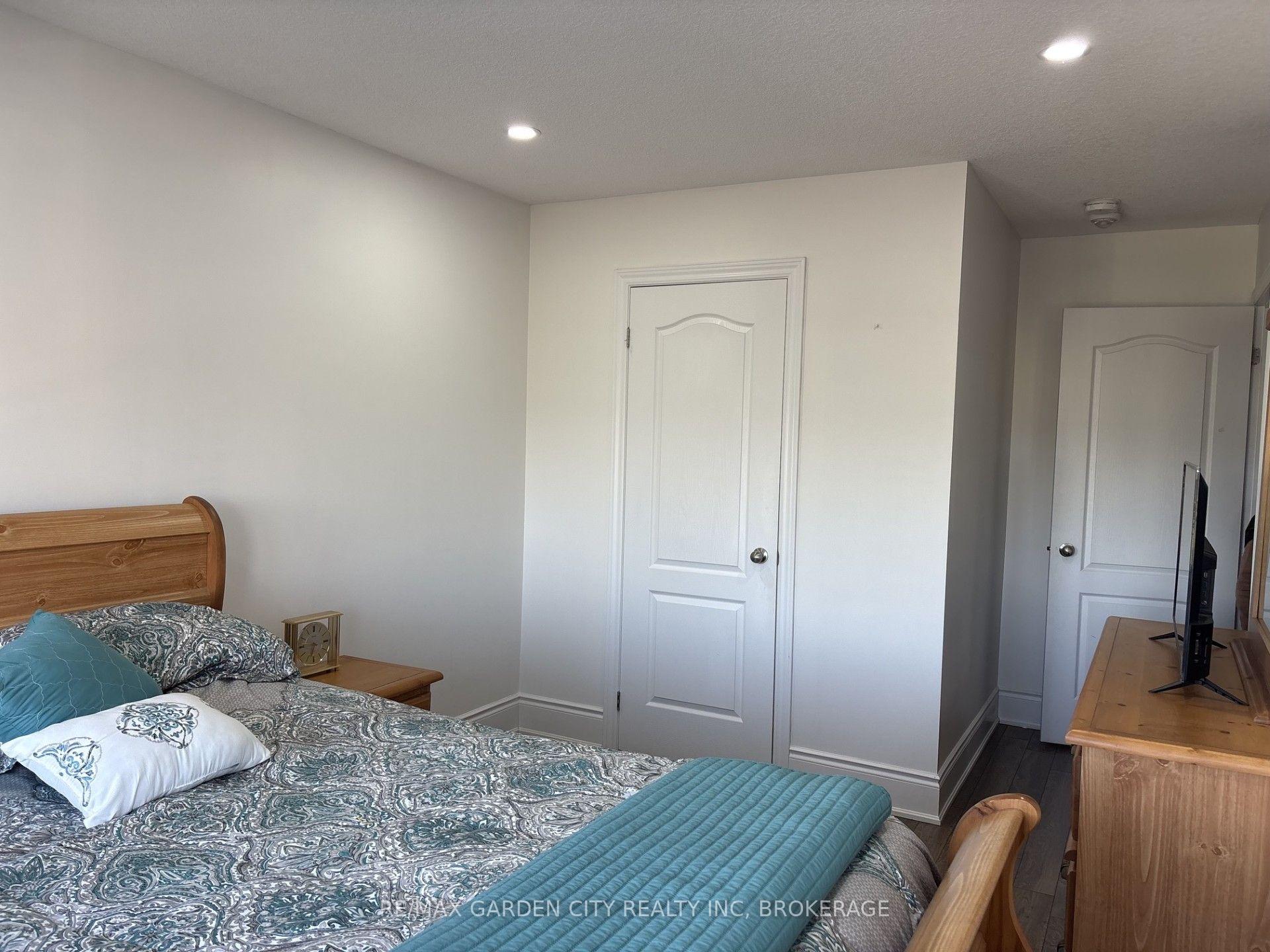 Photo 24 of 39 Sunset Way, Thorold, Rolling Meadows — HOMEH