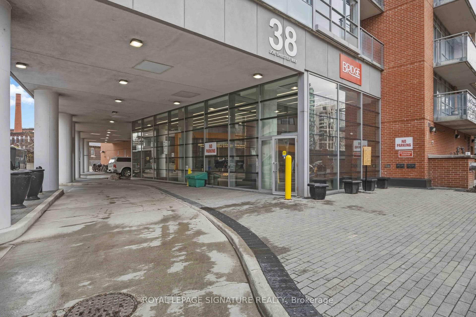 Photo 3 of Unit 1625, 38 Joe Shuster Way, Toronto, South Parkdale — HOMEH