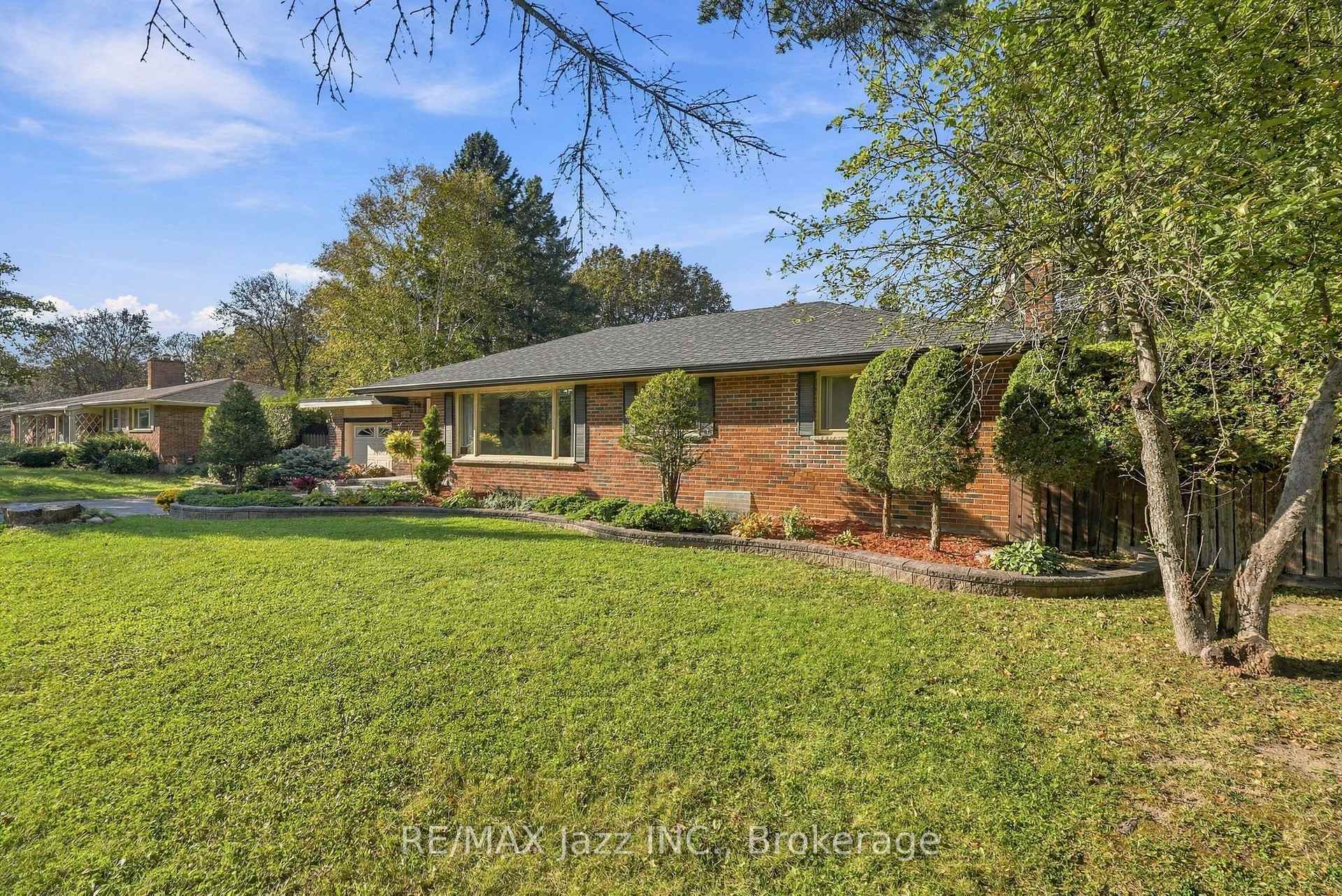 Photo 4 of 346 Conlin Road E, Oshawa, Kedron — HOMEH