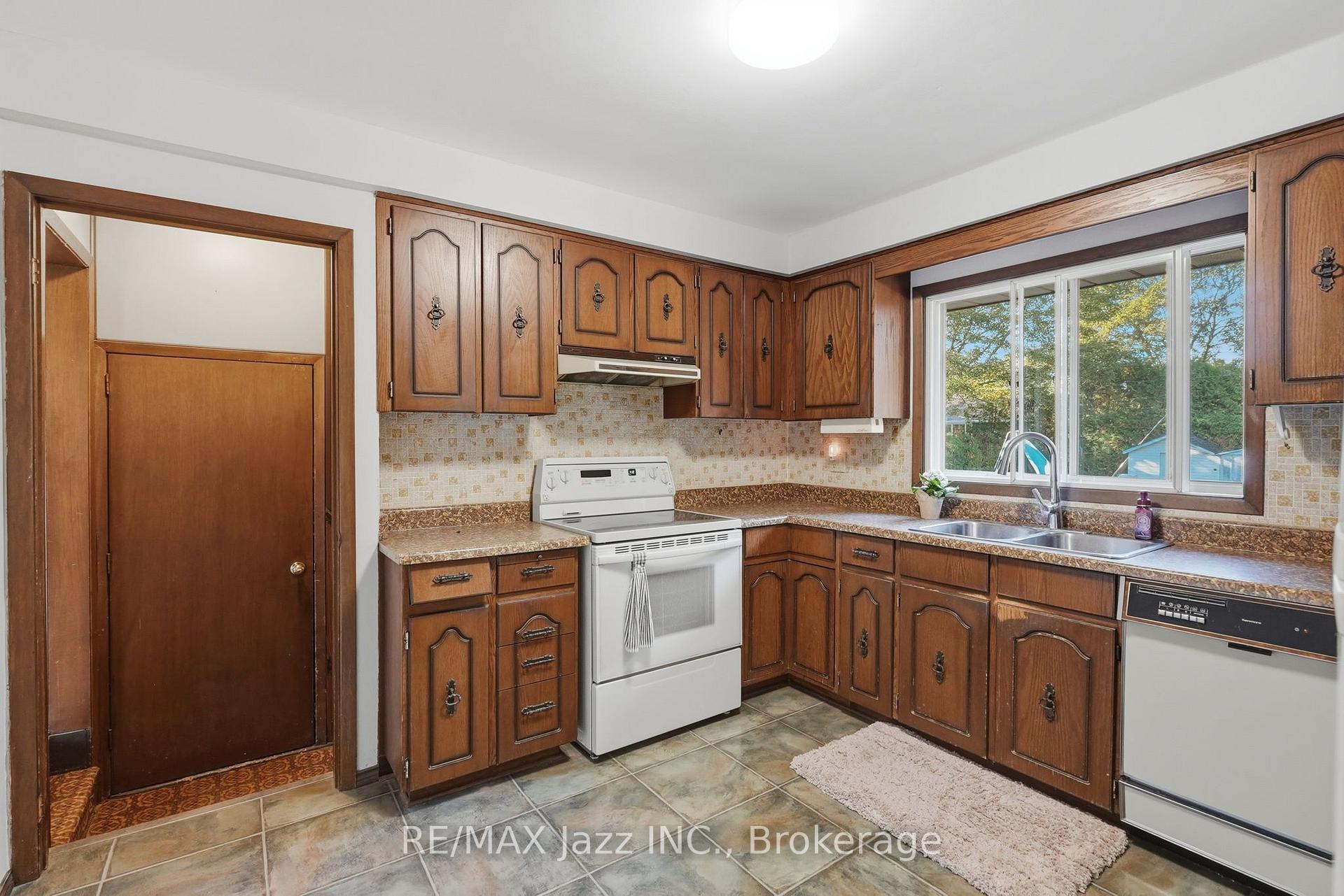 Photo 17 of 346 Conlin Road E, Oshawa, Kedron — HOMEH