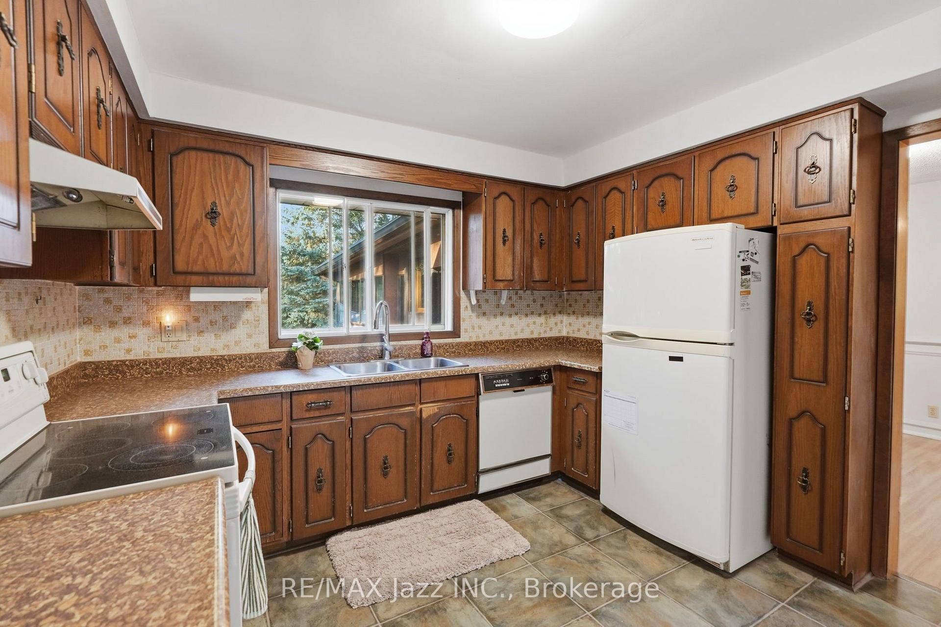 Photo 18 of 346 Conlin Road E, Oshawa, Kedron — HOMEH