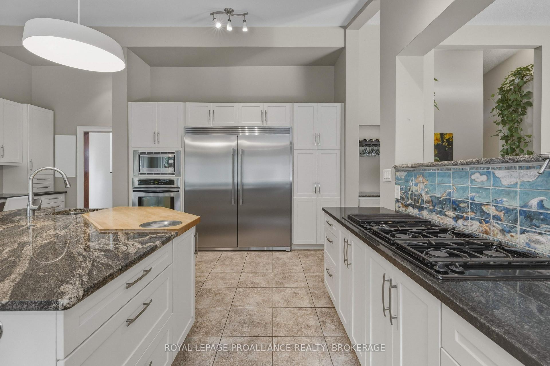 Photo 11 of 27 Riverside Drive, Kingston, Kingston East (Incl CFB Kingston) — HOMEH