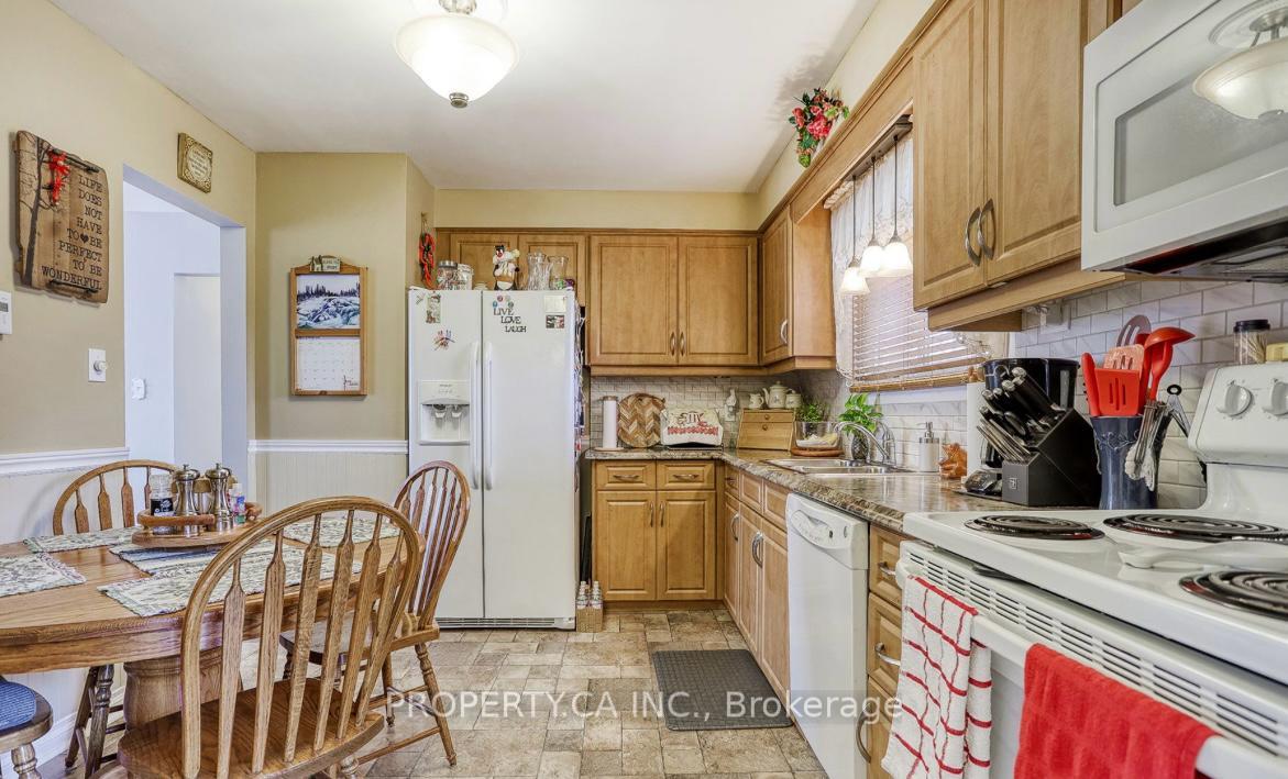 Photo 15 of Unit Upper, 204 Mason Drive, Whitby, Downtown Whitby — HOMEH