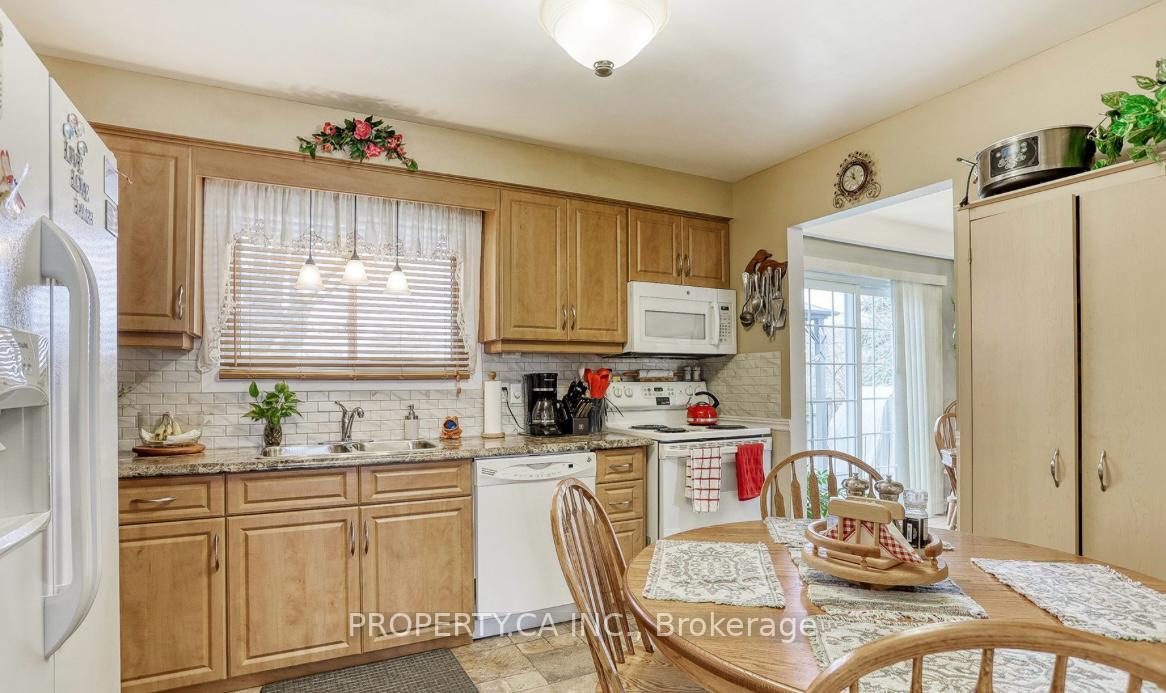 Photo 17 of Unit Upper, 204 Mason Drive, Whitby, Downtown Whitby — HOMEH