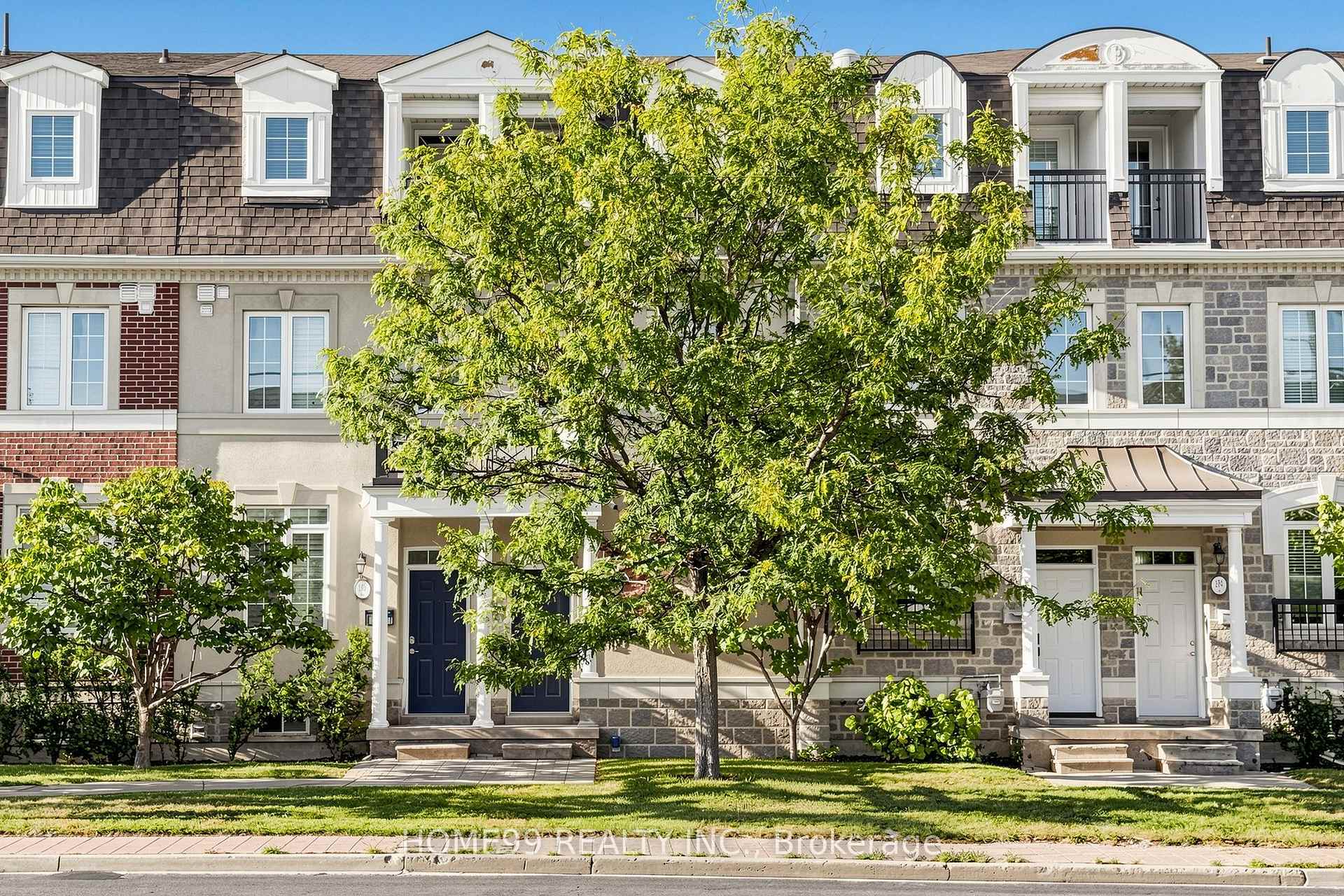 Photo of 136A Finch Avenue W