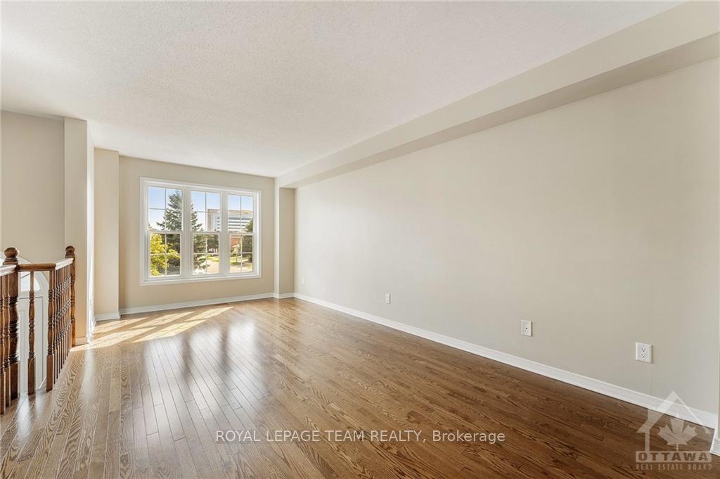 Photo 5 of 159 Scout Street, Ottawa, Central Park — HOMEH
