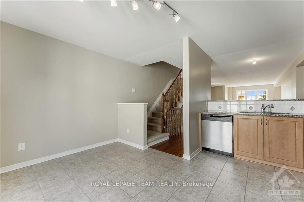 Photo 11 of 159 Scout Street, Ottawa, Central Park — HOMEH