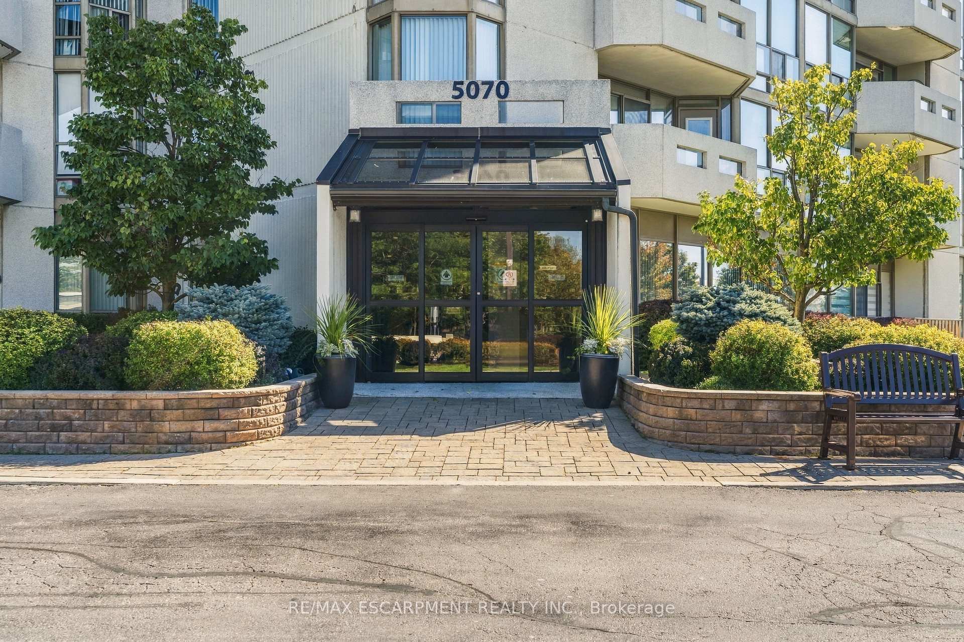 Photo of Unit 302, 5070 Pinedale Avenue