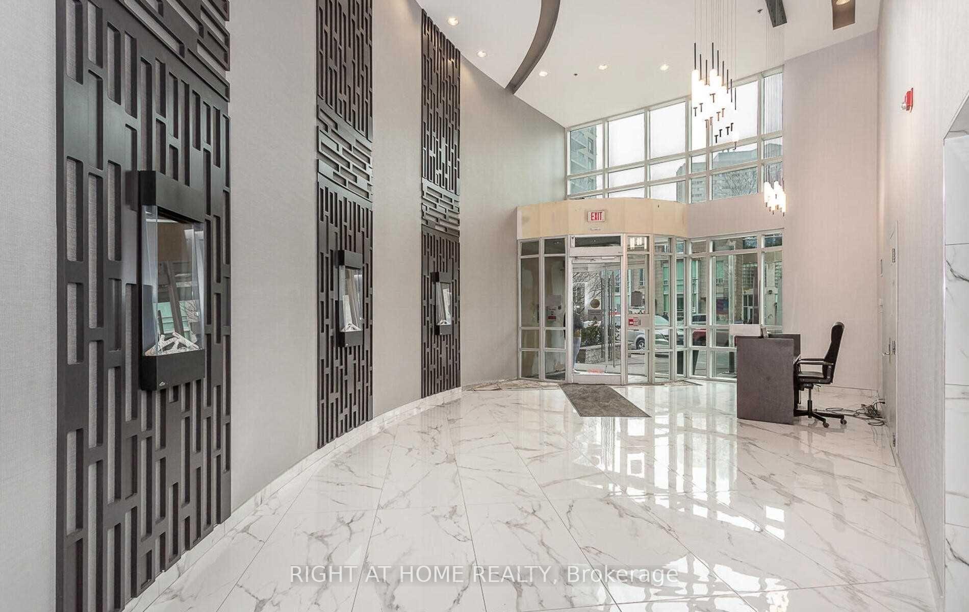 Photo 4 of Unit 1508, 80 Absolute Avenue, Mississauga, City Centre — HOMEH