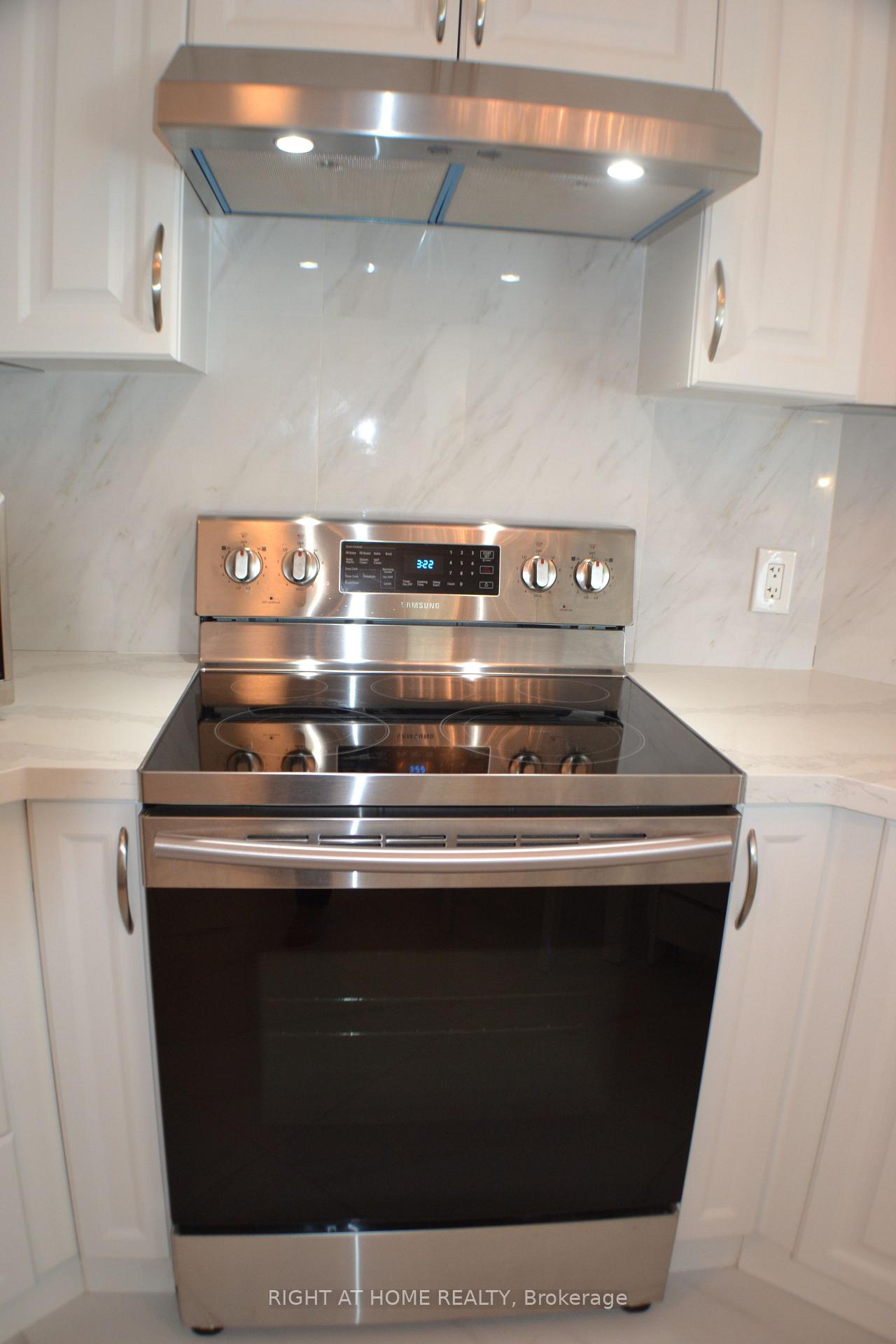 Photo 9 of Unit 1508, 80 Absolute Avenue, Mississauga, City Centre — HOMEH