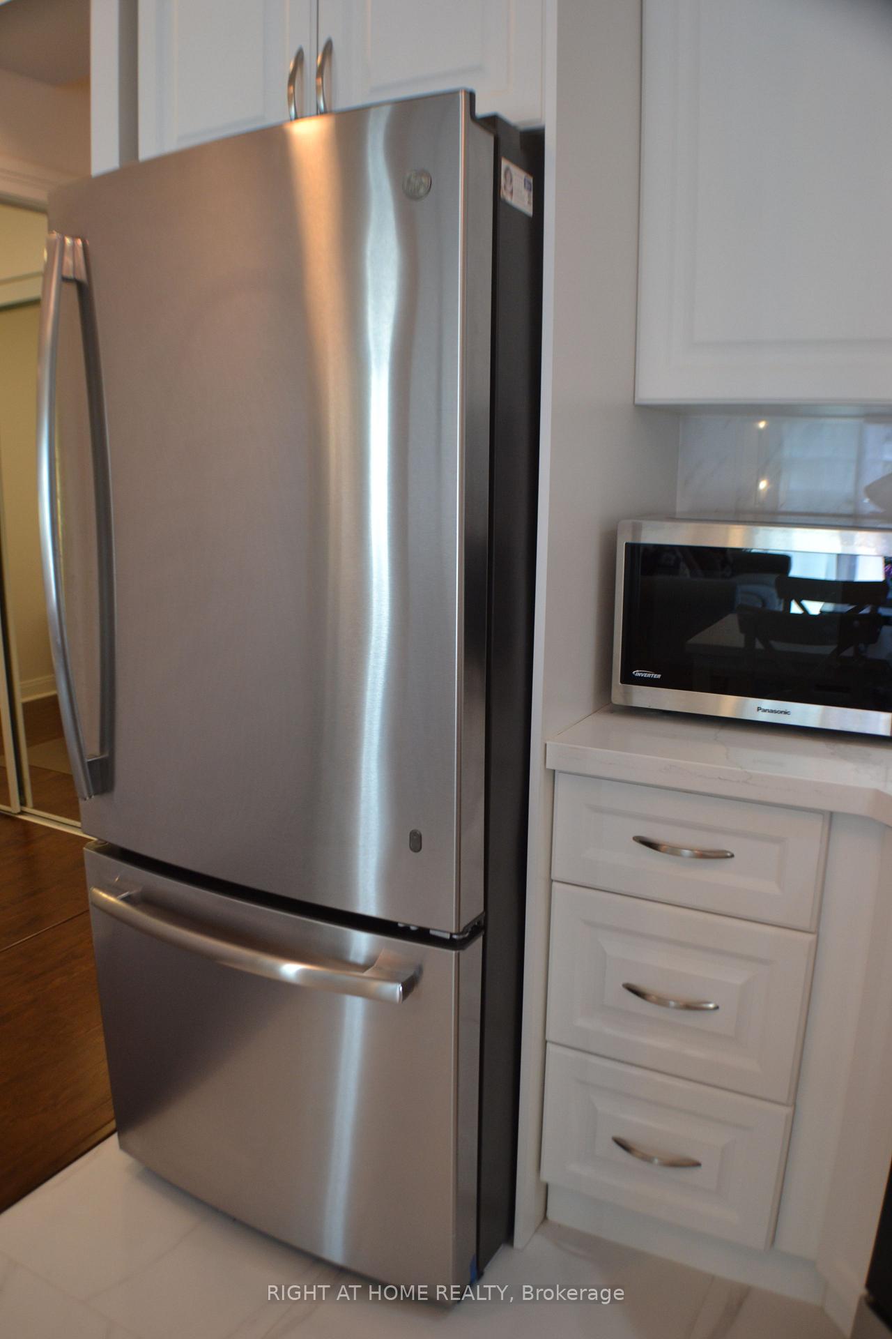 Photo 10 of Unit 1508, 80 Absolute Avenue, Mississauga, City Centre — HOMEH