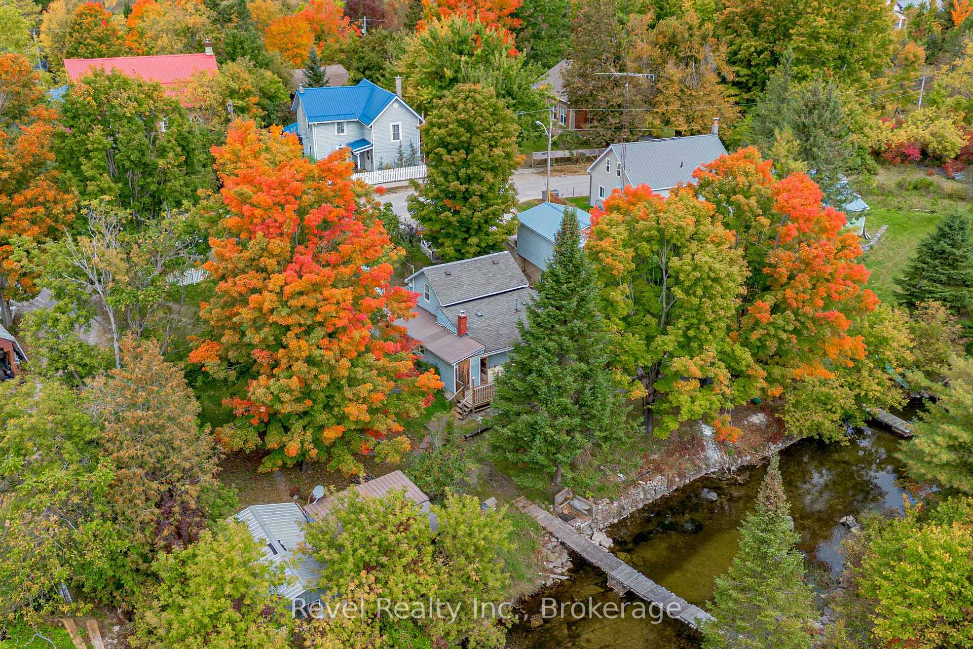 Photo 2 of 14 Richmond Street E, Kawartha Lakes, Bexley — HOMEH
