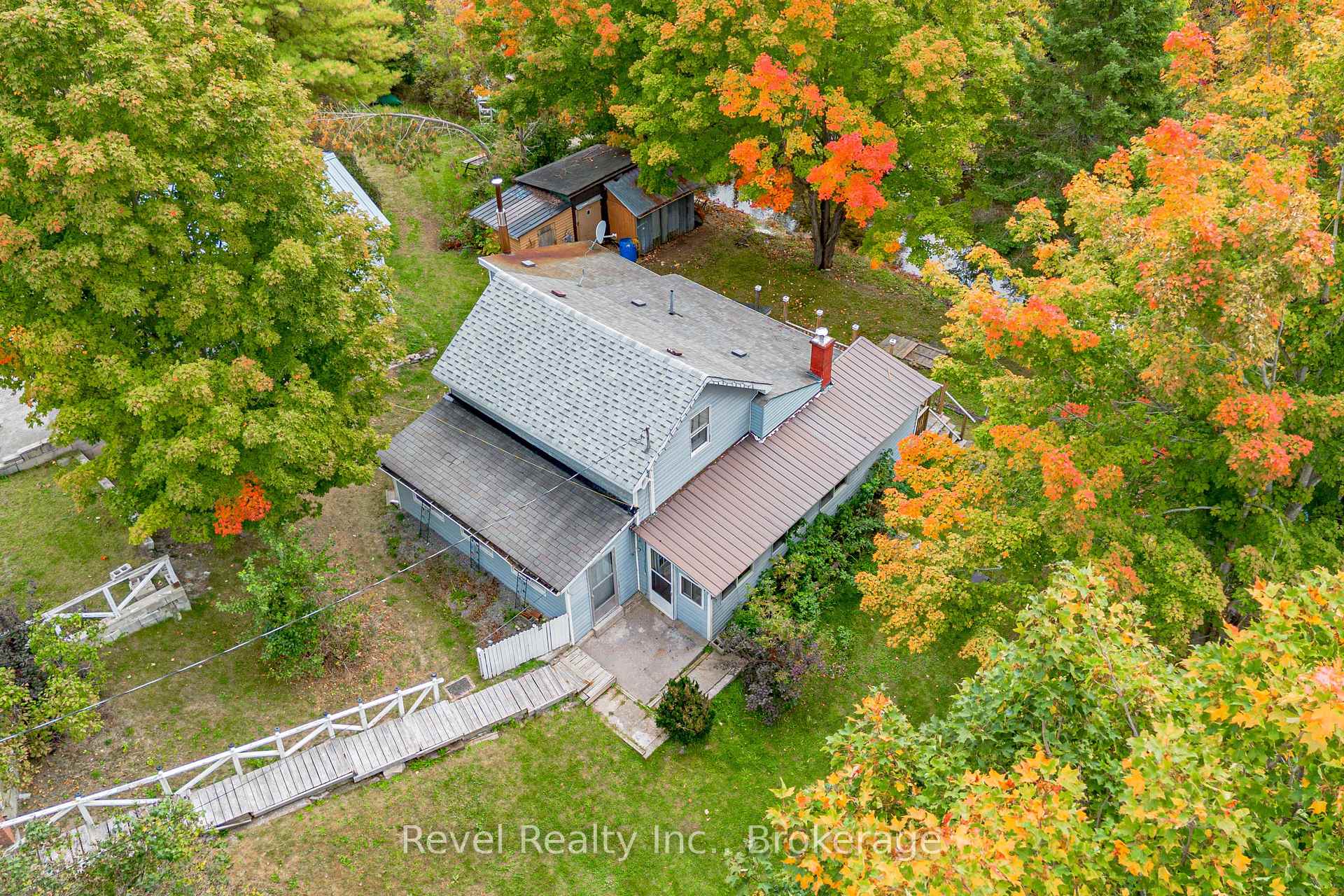 Photo 4 of 14 Richmond Street E, Kawartha Lakes, Bexley — HOMEH