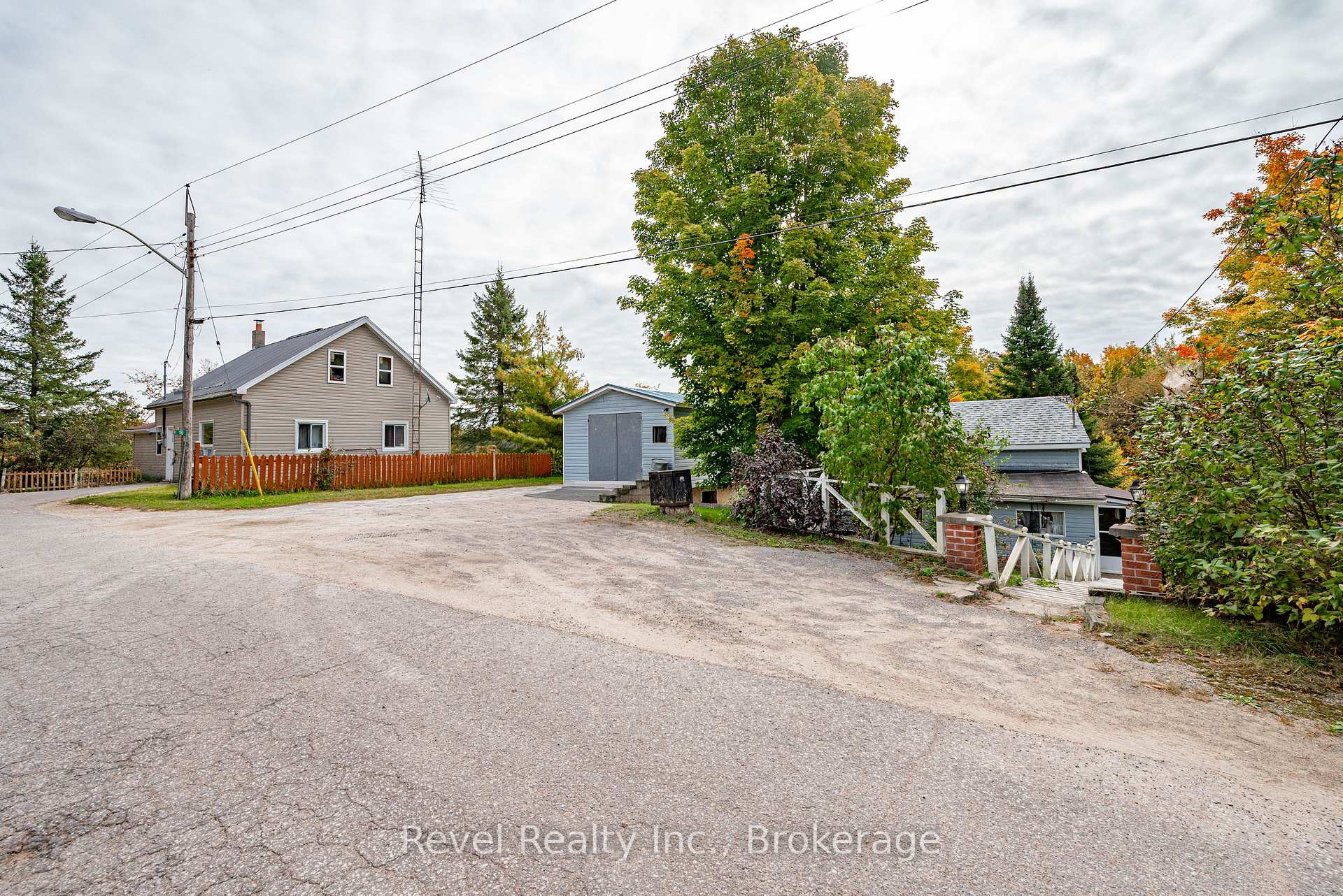 Photo 10 of 14 Richmond Street E, Kawartha Lakes, Bexley — HOMEH