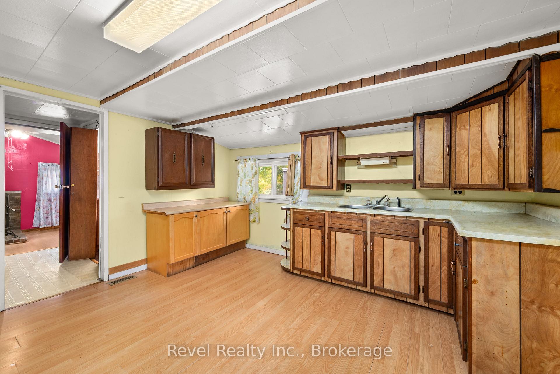 Photo 19 of 14 Richmond Street E, Kawartha Lakes, Bexley — HOMEH