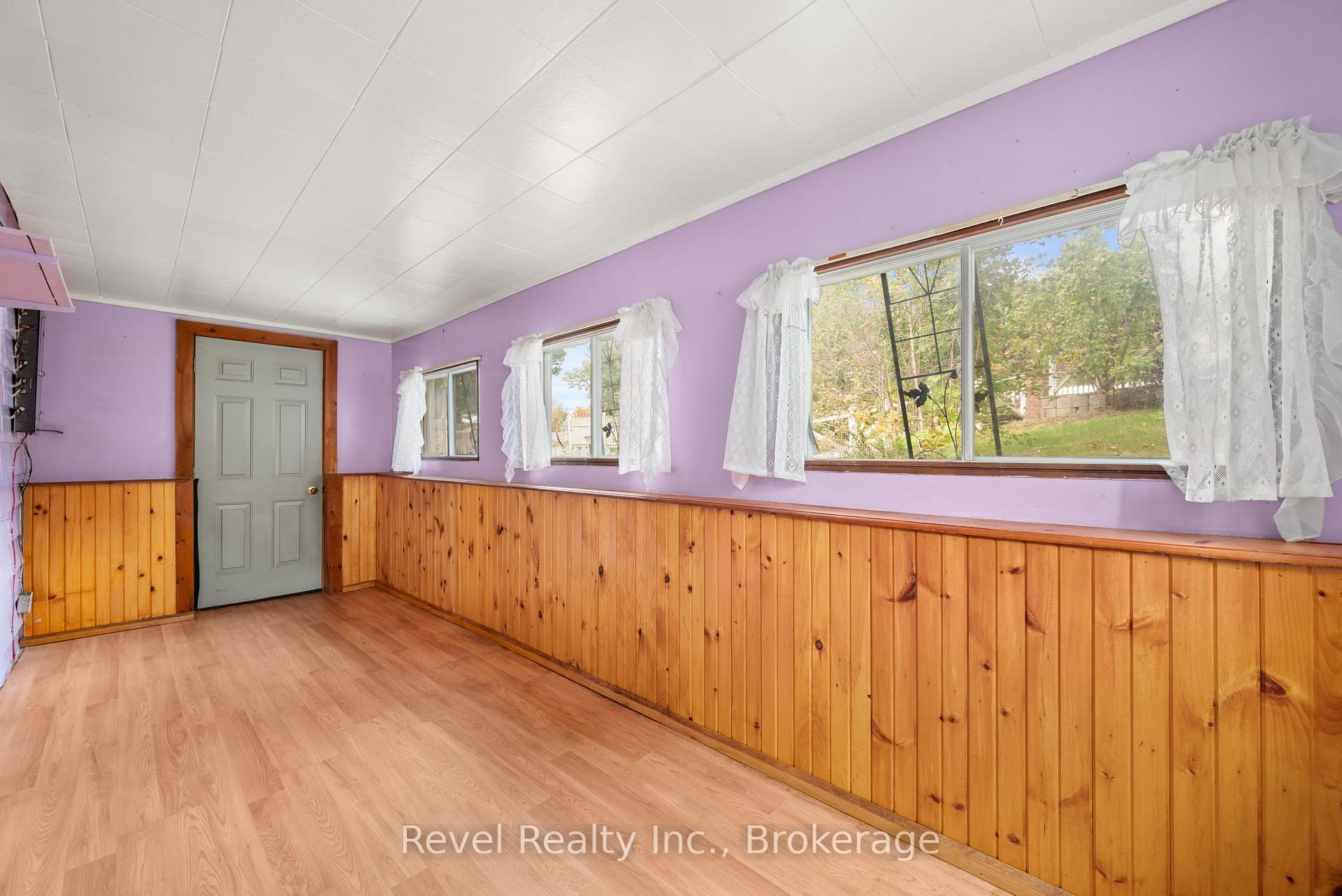Photo 20 of 14 Richmond Street E, Kawartha Lakes, Bexley — HOMEH