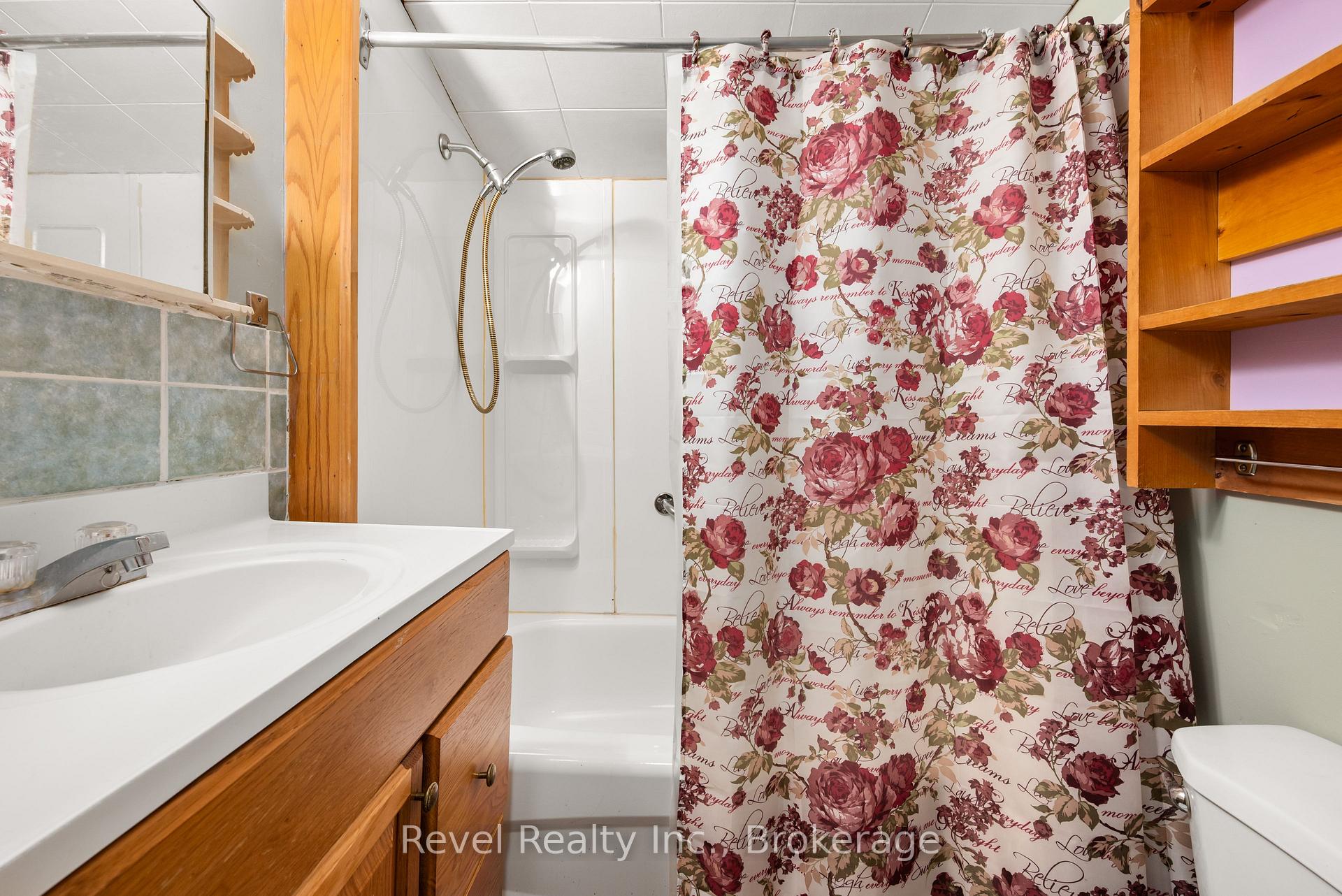 Photo 25 of 14 Richmond Street E, Kawartha Lakes, Bexley — HOMEH