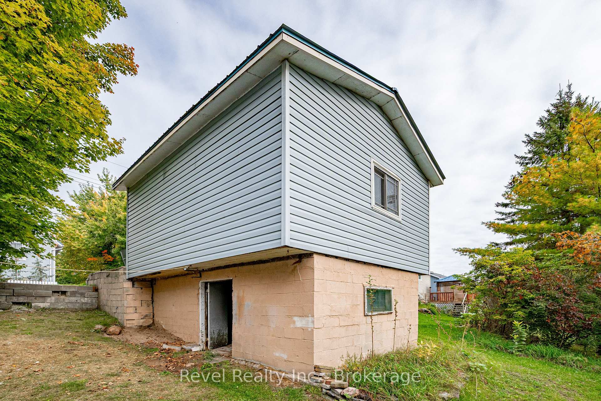 Photo 36 of 14 Richmond Street E, Kawartha Lakes, Bexley — HOMEH