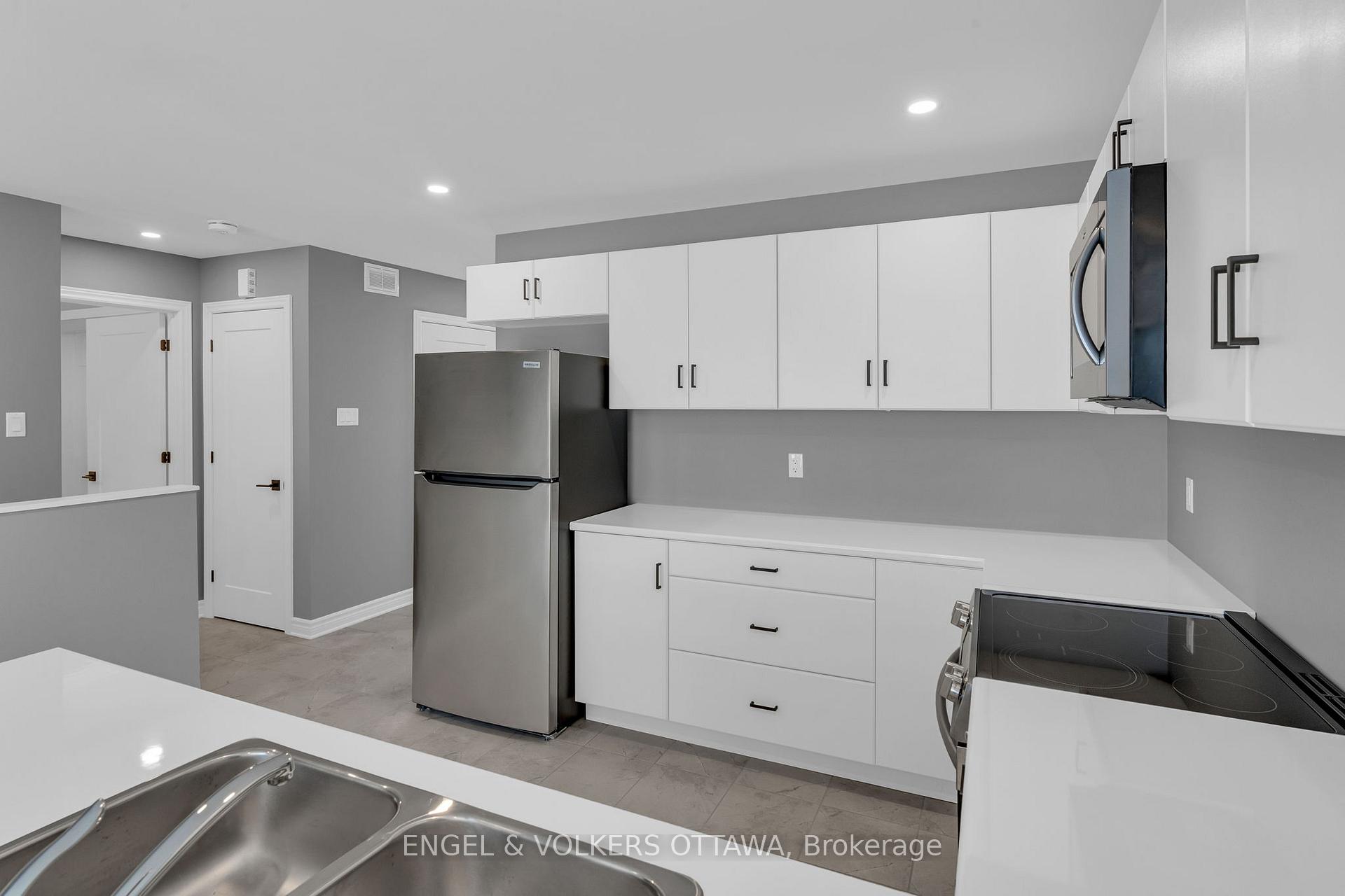 Photo 7 of 102 Seabert Drive, Arnprior, Arnprior — HOMEH