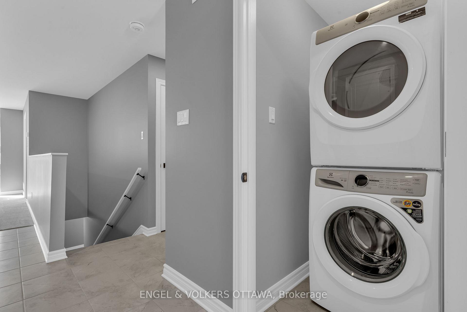 Photo 8 of 102 Seabert Drive, Arnprior, Arnprior — HOMEH