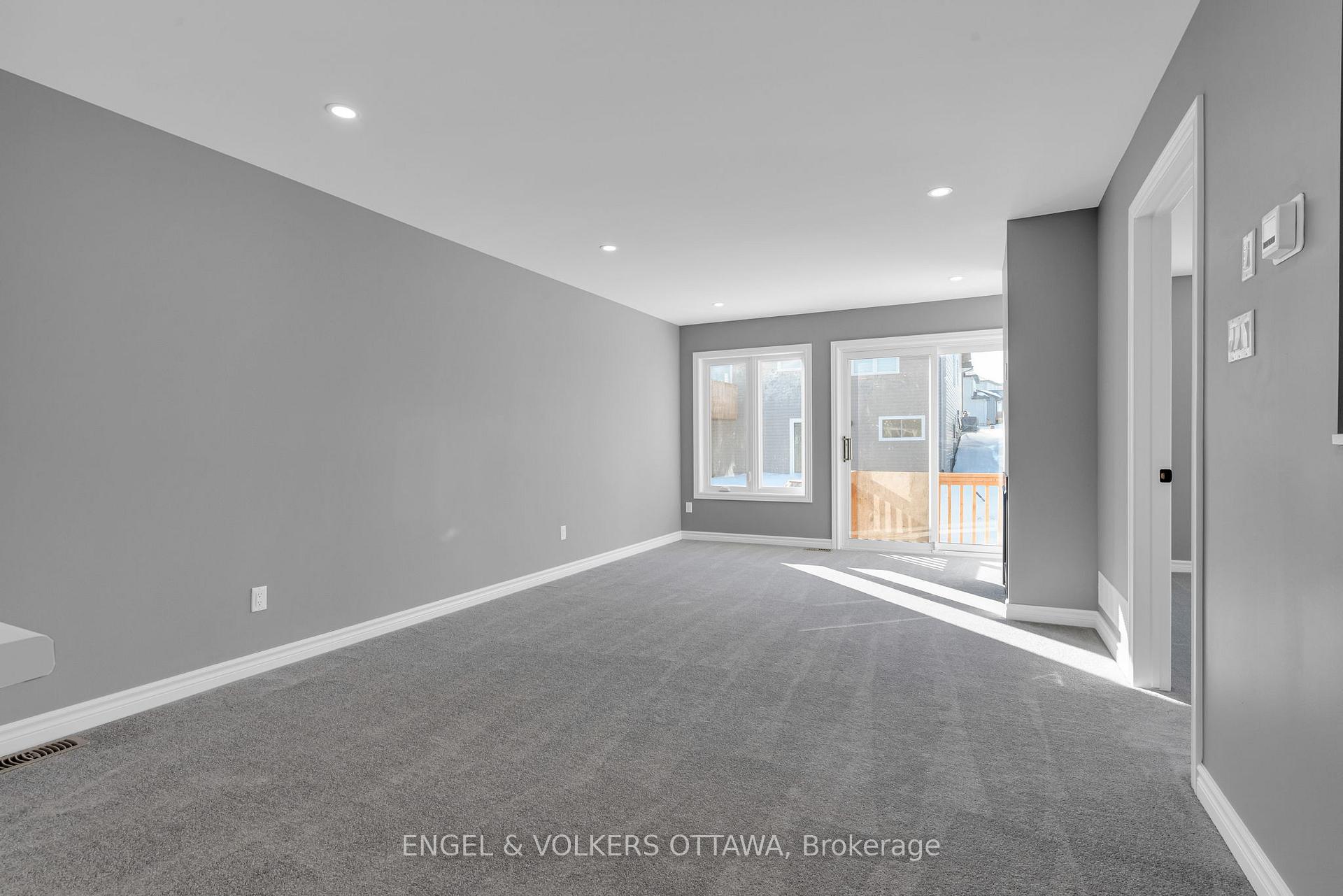 Photo 9 of 102 Seabert Drive, Arnprior, Arnprior — HOMEH