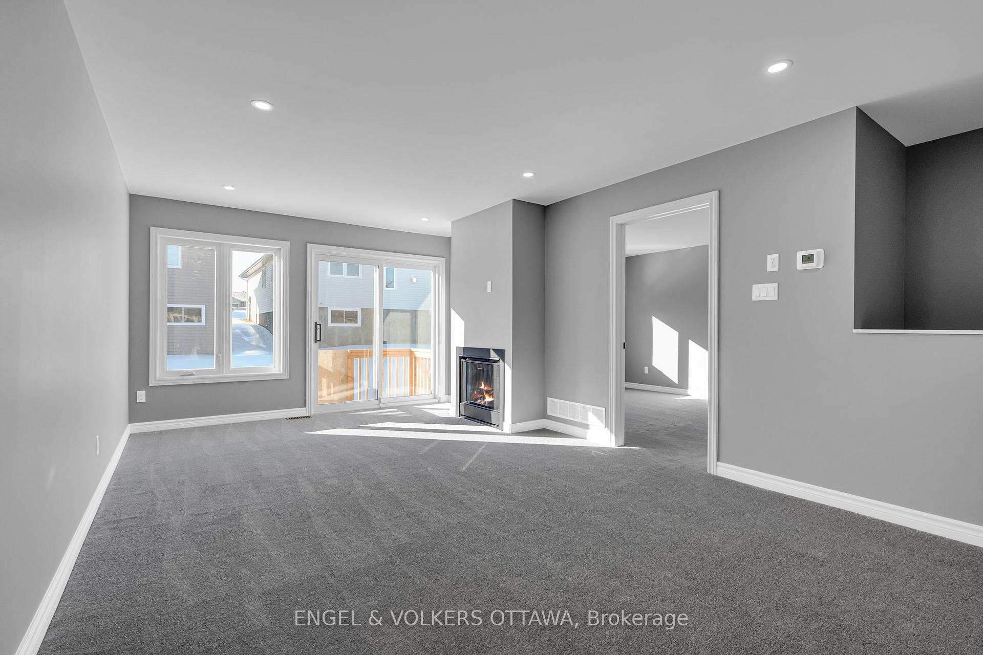 Photo 10 of 102 Seabert Drive, Arnprior, Arnprior — HOMEH