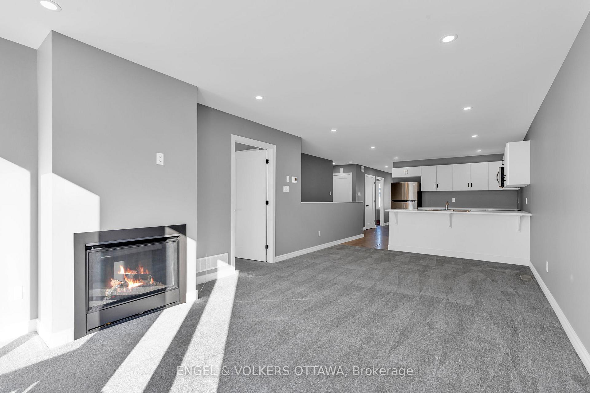 Photo 11 of 102 Seabert Drive, Arnprior, Arnprior — HOMEH