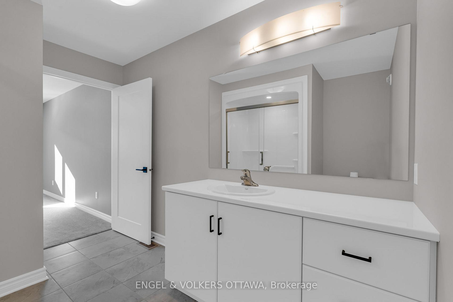 Photo 15 of 102 Seabert Drive, Arnprior, Arnprior — HOMEH