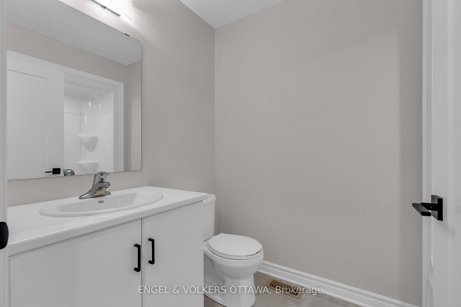 Photo 16 of 102 Seabert Drive, Arnprior, Arnprior — HOMEH
