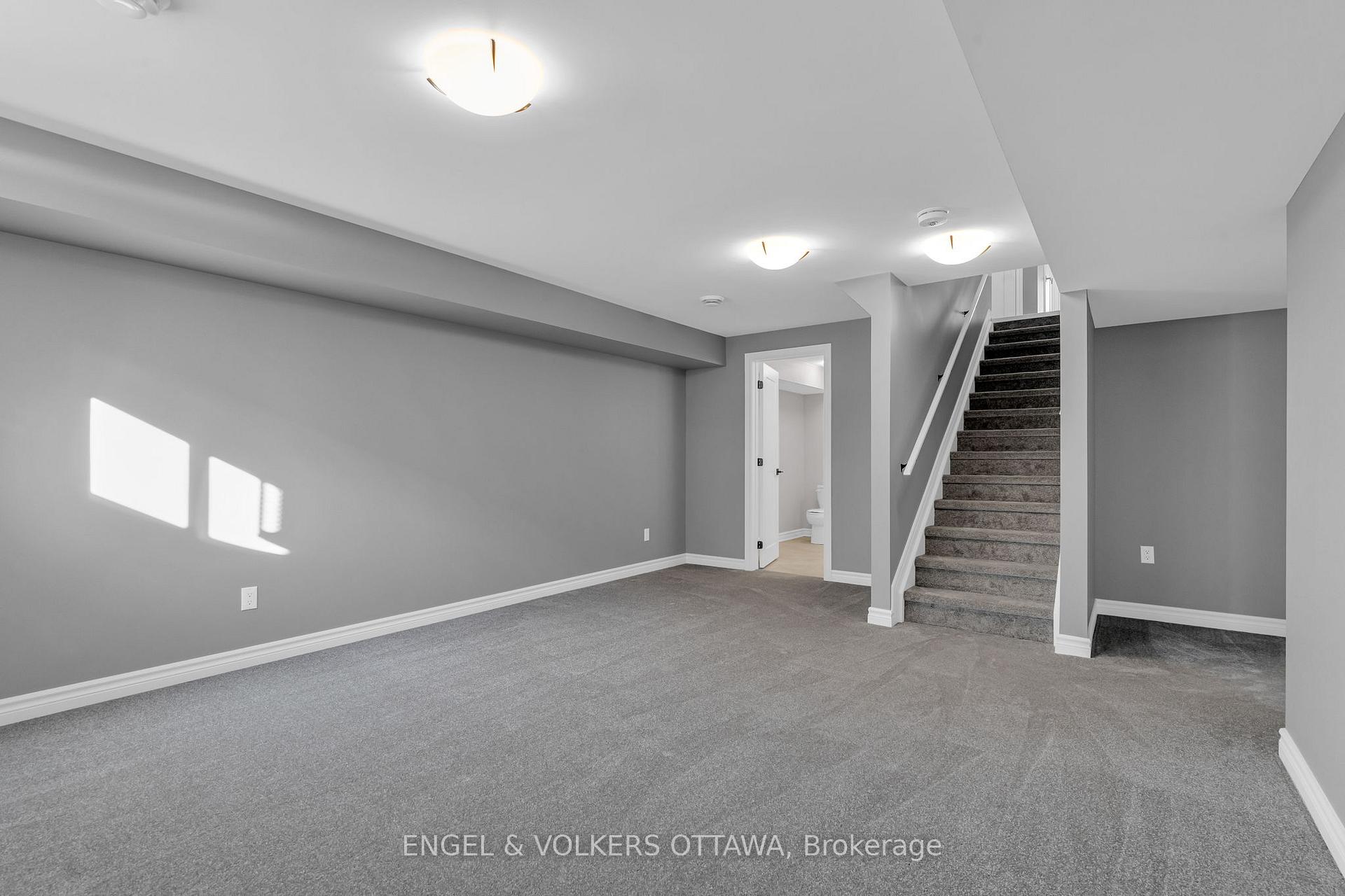 Photo 19 of 102 Seabert Drive, Arnprior, Arnprior — HOMEH