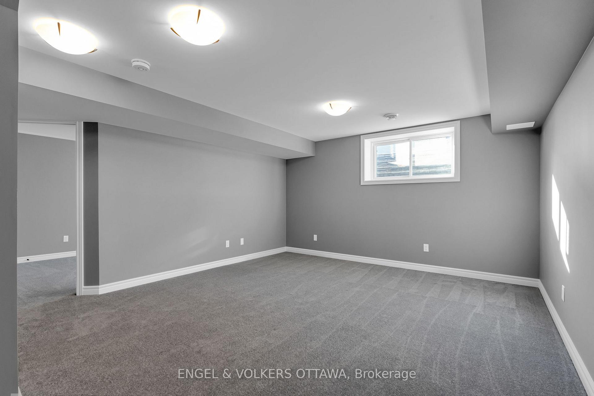 Photo 20 of 102 Seabert Drive, Arnprior, Arnprior — HOMEH