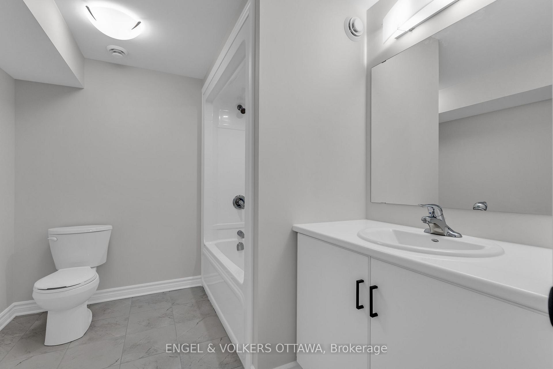 Photo 21 of 102 Seabert Drive, Arnprior, Arnprior — HOMEH
