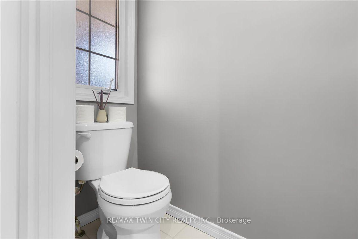 Photo 5 of 72 Meadowridge Street, Kitchener, Doon South — HOMEH