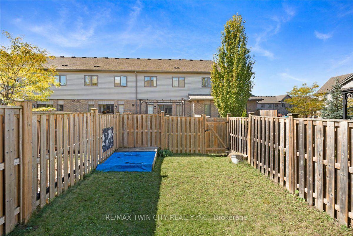 Photo 37 of 72 Meadowridge Street, Kitchener, Doon South — HOMEH