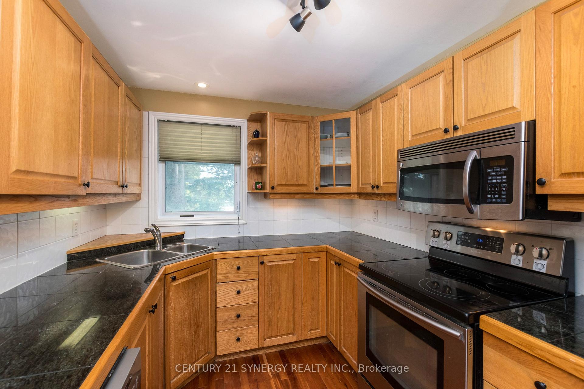 Photo 8 of 68 Sheldrake Drive, Ottawa, Kanata - Glencairn/Hazeldean — HOMEH