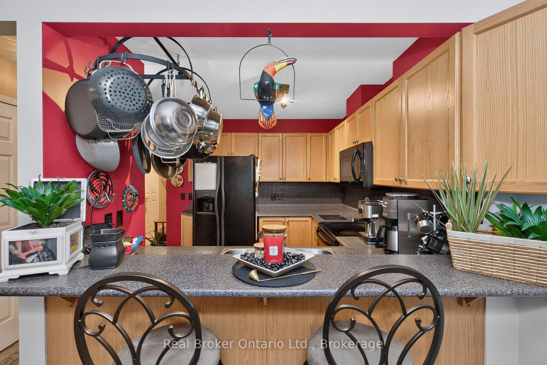 Photo 11 of 140 Southwinds Crescent, Midland — HOMEH