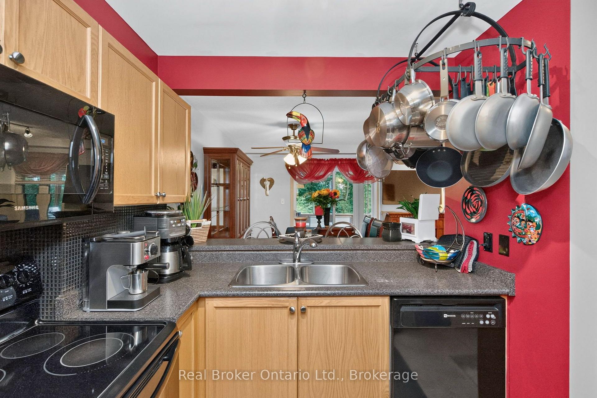 Photo 12 of 140 Southwinds Crescent, Midland — HOMEH