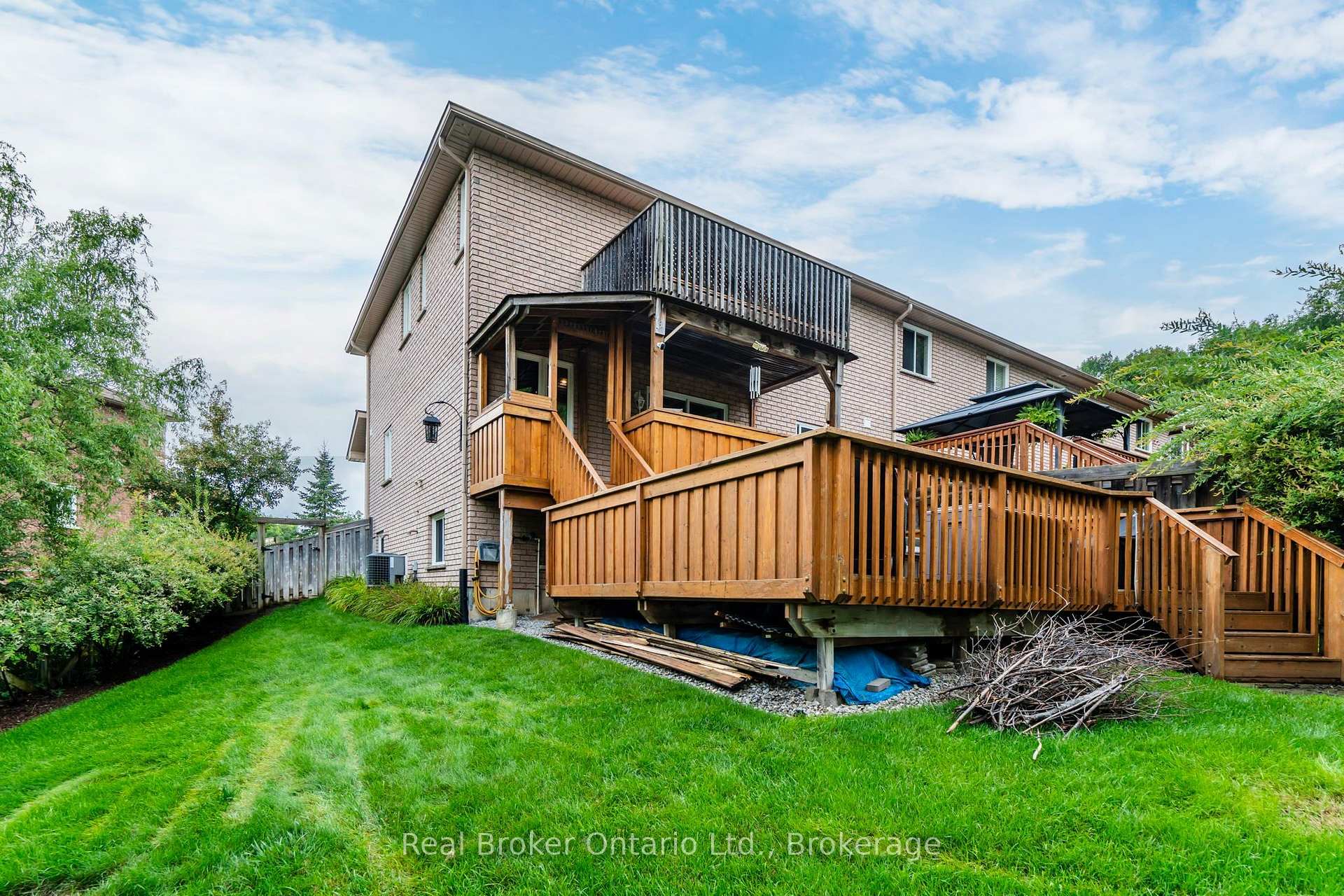 Photo 32 of 140 Southwinds Crescent, Midland — HOMEH