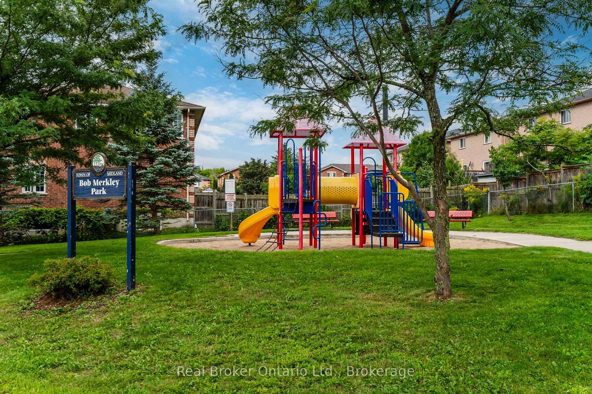 Photo 36 of 140 Southwinds Crescent, Midland — HOMEH