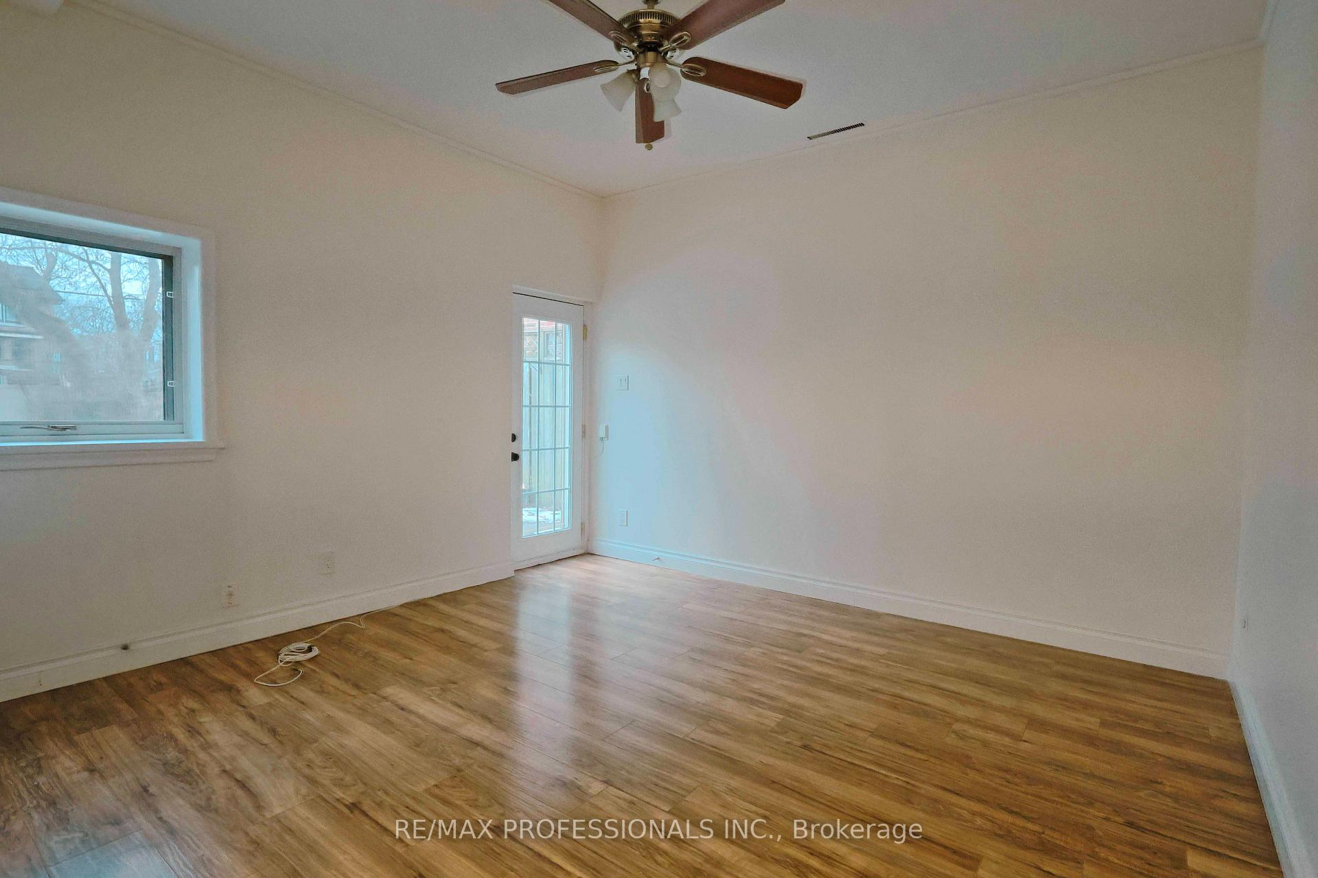 Photo 7 of 109 Botfield Avenue, Etobicoke, Islington-City Centre West — HOMEH