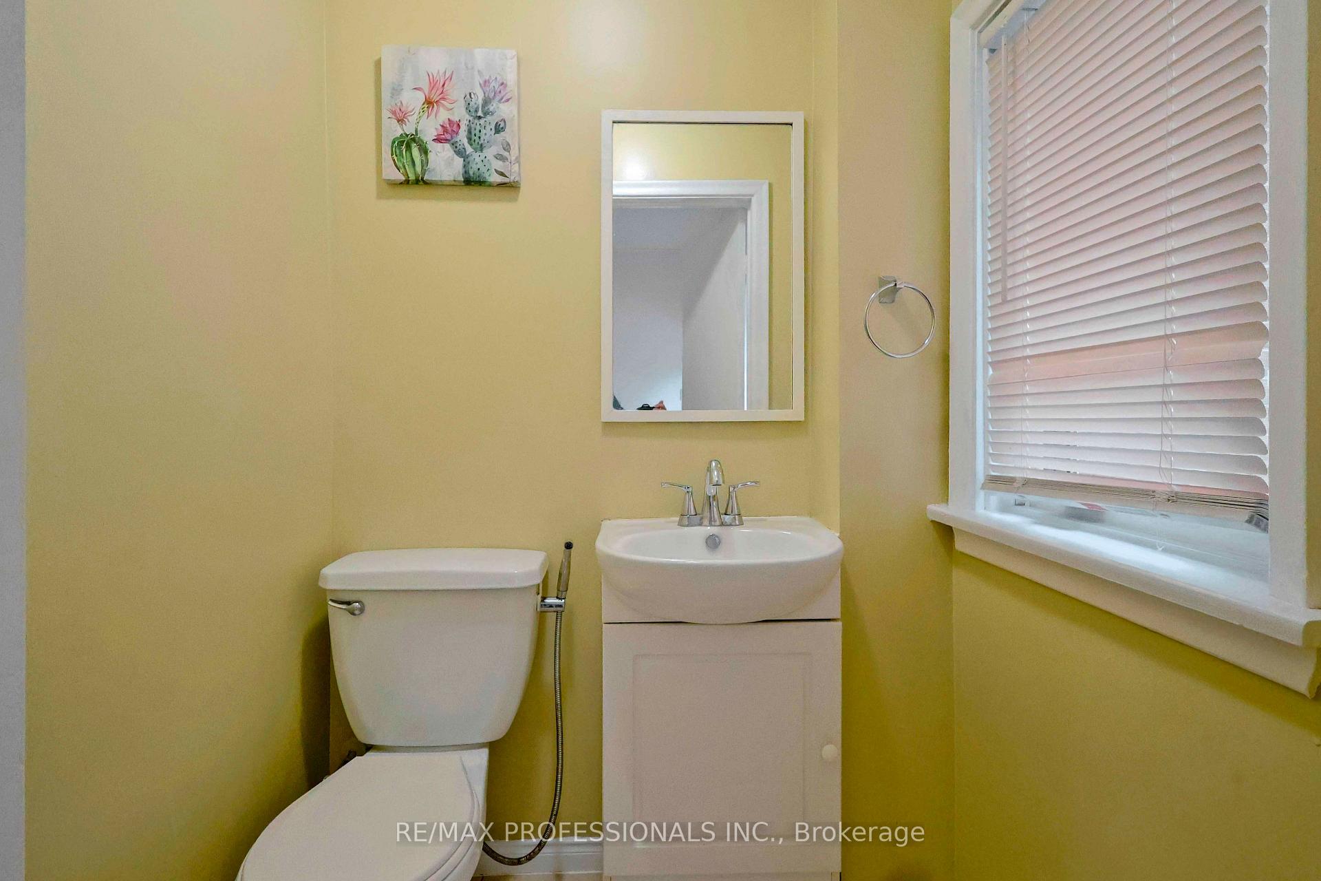 Photo 8 of 109 Botfield Avenue, Etobicoke, Islington-City Centre West — HOMEH