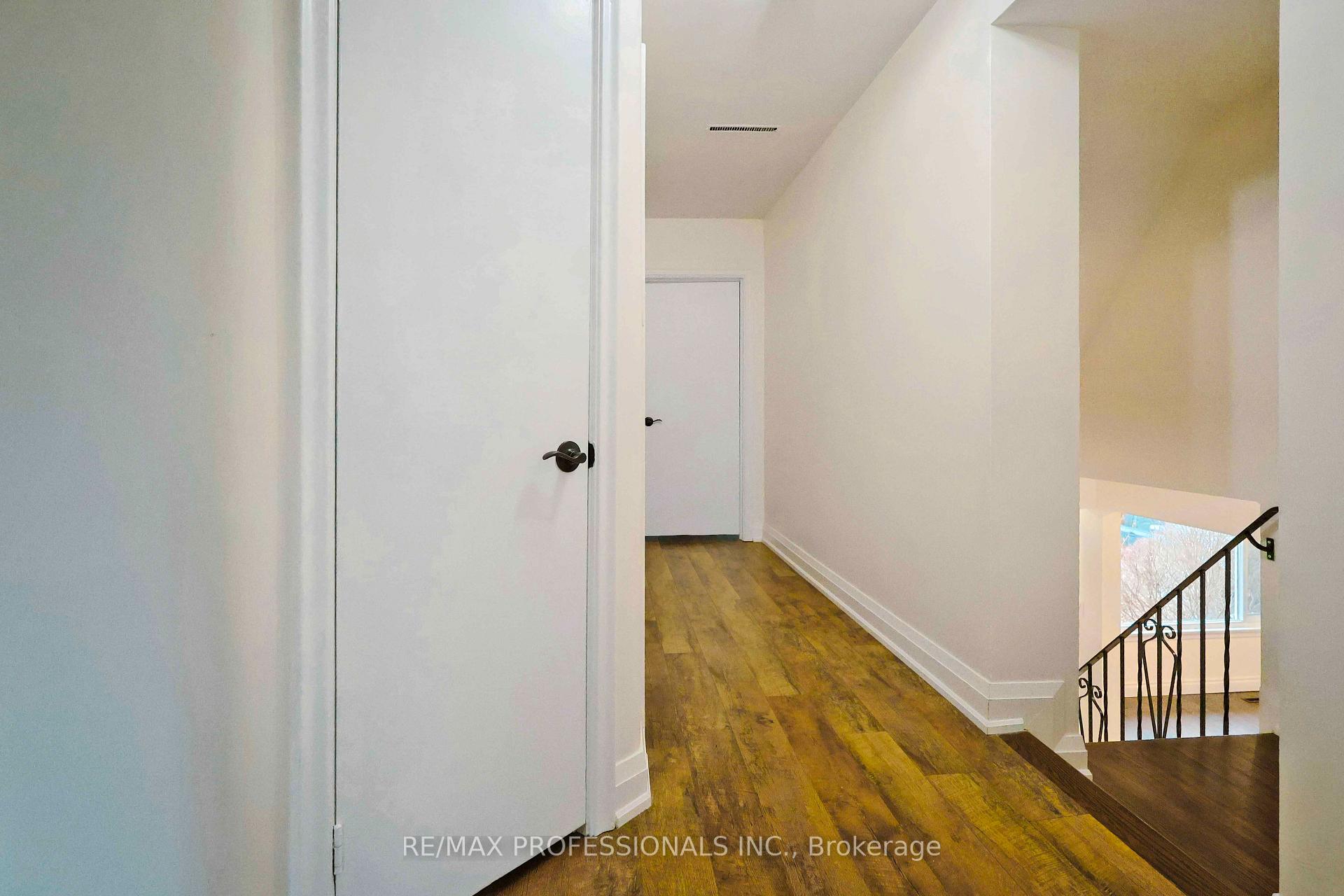 Photo 9 of 109 Botfield Avenue, Etobicoke, Islington-City Centre West — HOMEH