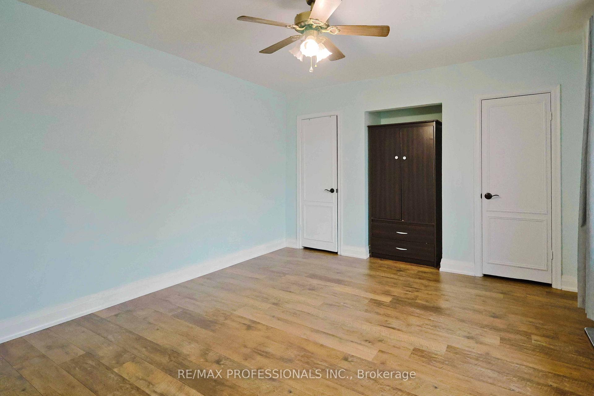 Photo 10 of 109 Botfield Avenue, Etobicoke, Islington-City Centre West — HOMEH
