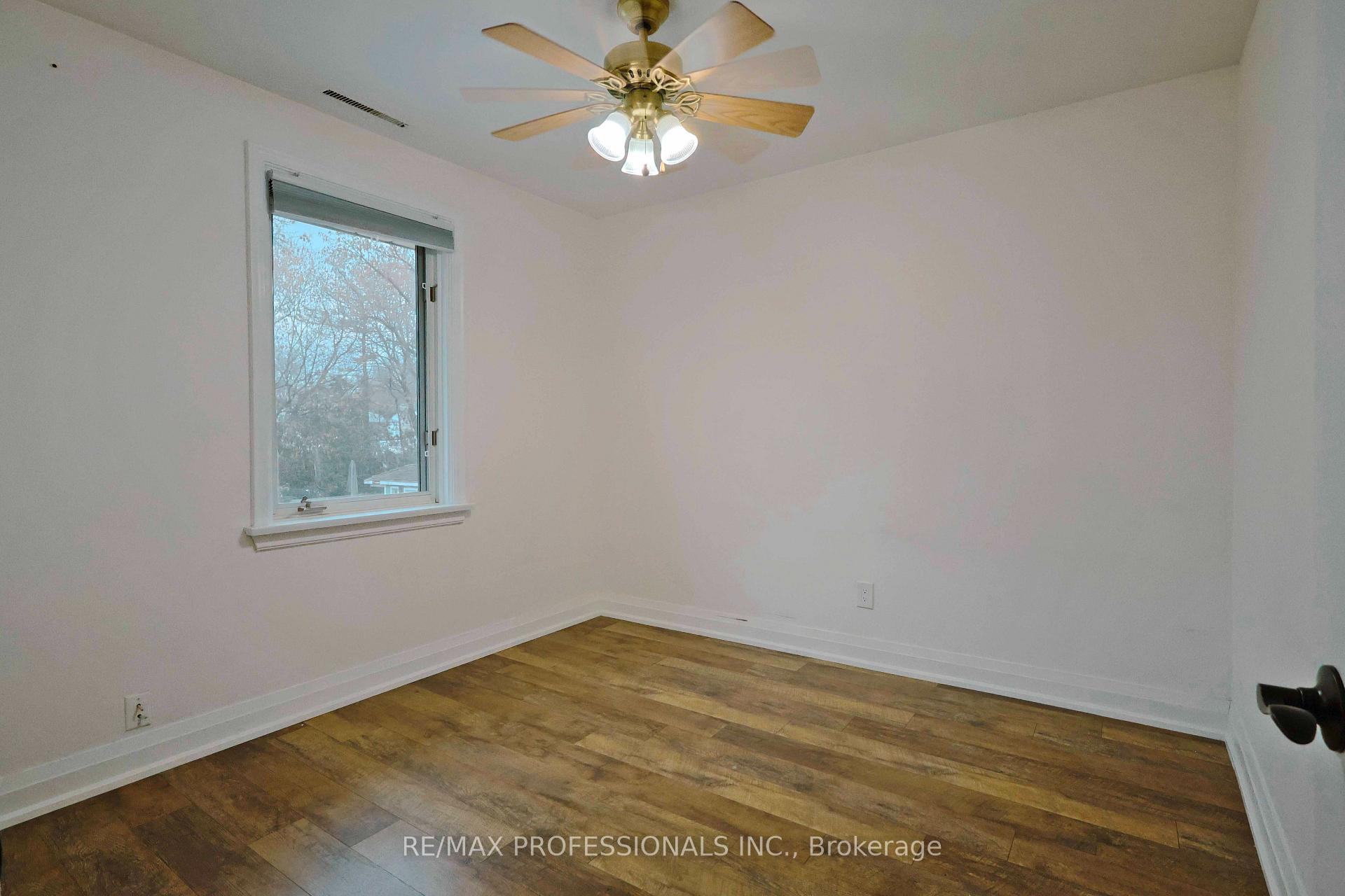 Photo 12 of 109 Botfield Avenue, Etobicoke, Islington-City Centre West — HOMEH