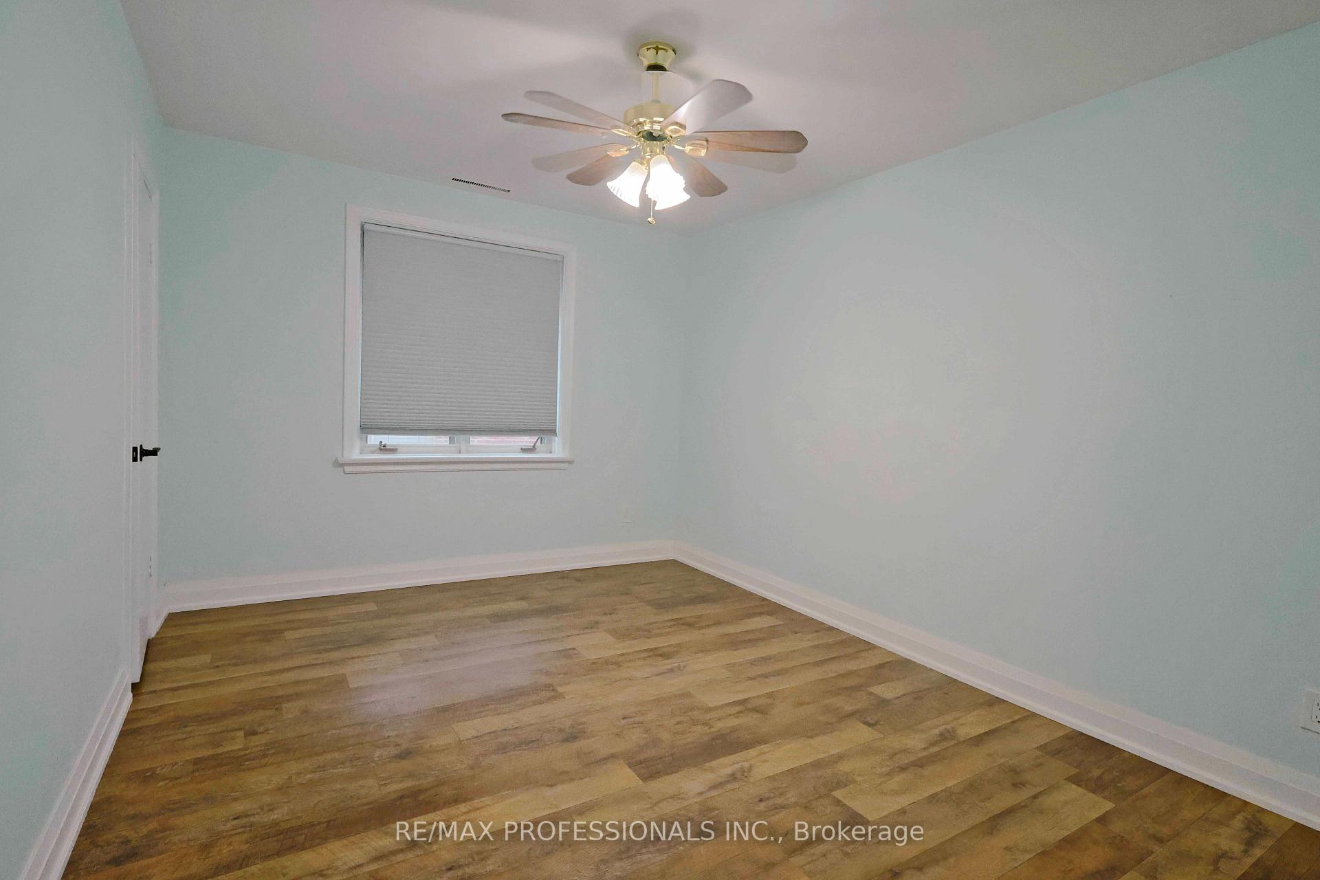 Photo 13 of 109 Botfield Avenue, Etobicoke, Islington-City Centre West — HOMEH