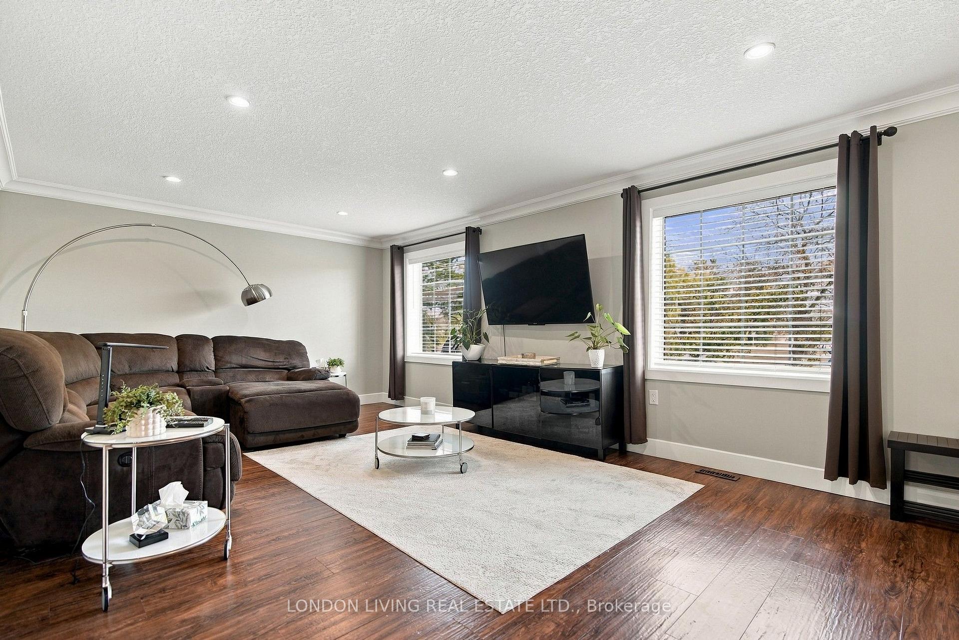 Photo 7 of 757 Nadine Avenue, London, South R — HOMEH