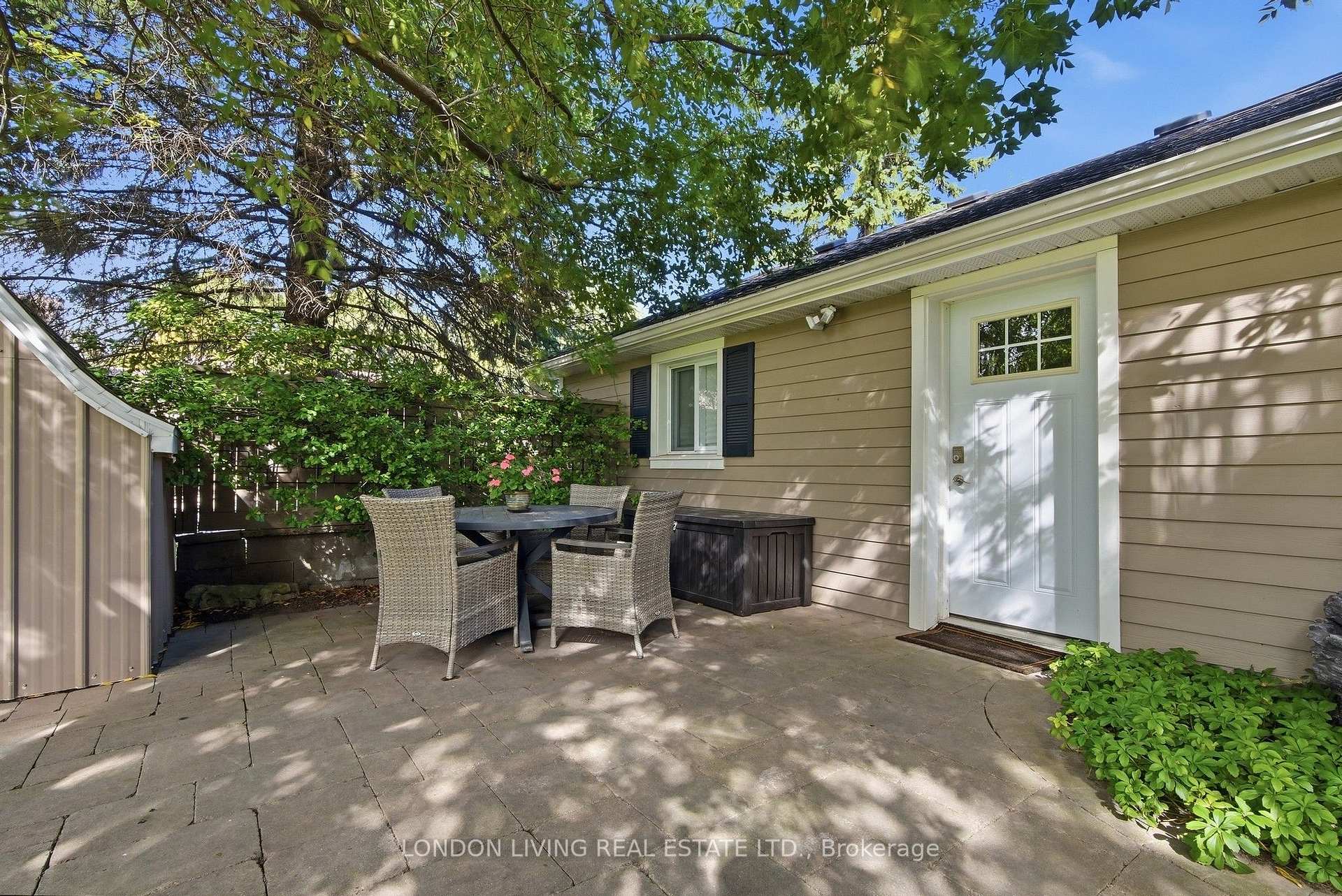 Photo 14 of 757 Nadine Avenue, London, South R — HOMEH