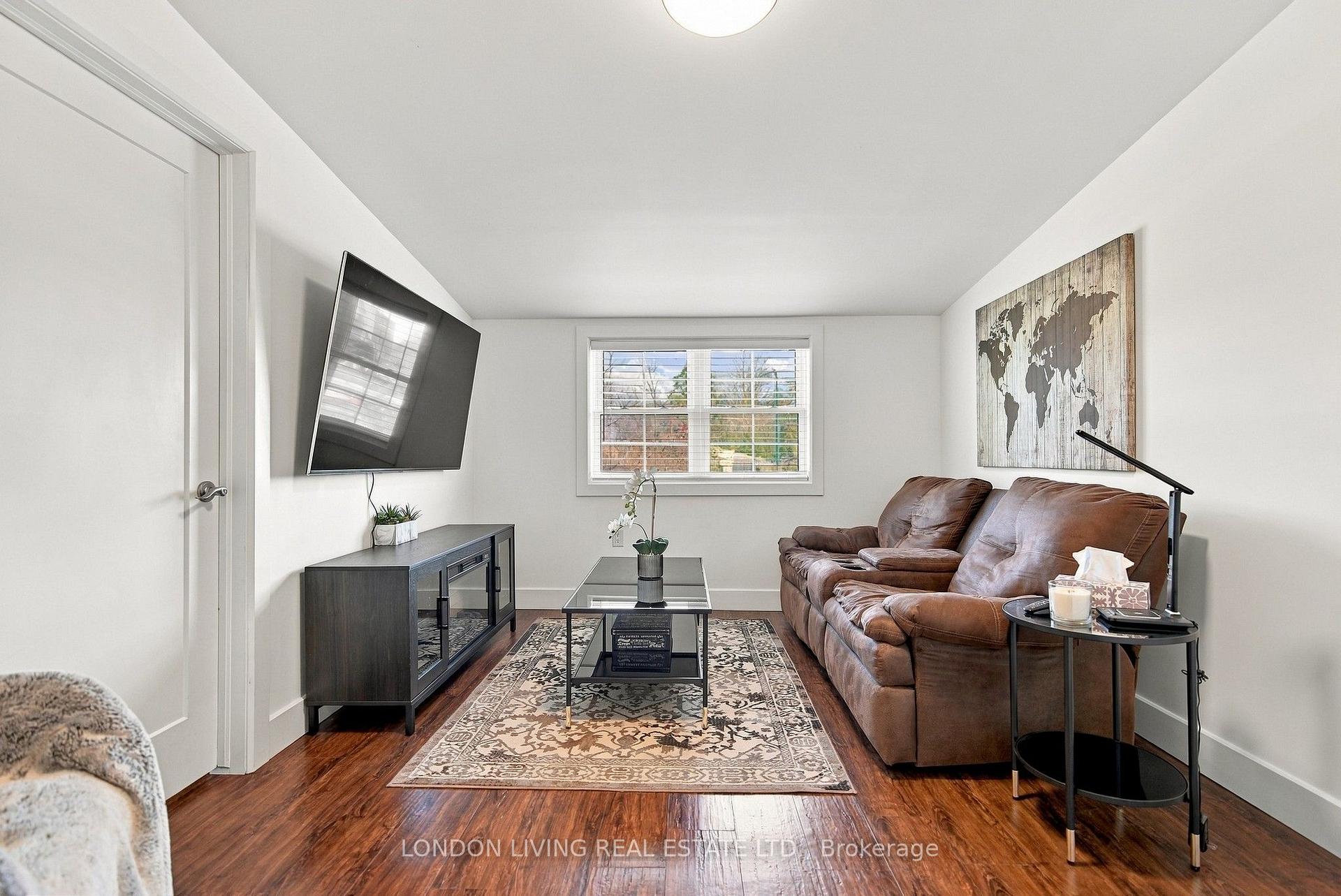 Photo 21 of 757 Nadine Avenue, London, South R — HOMEH