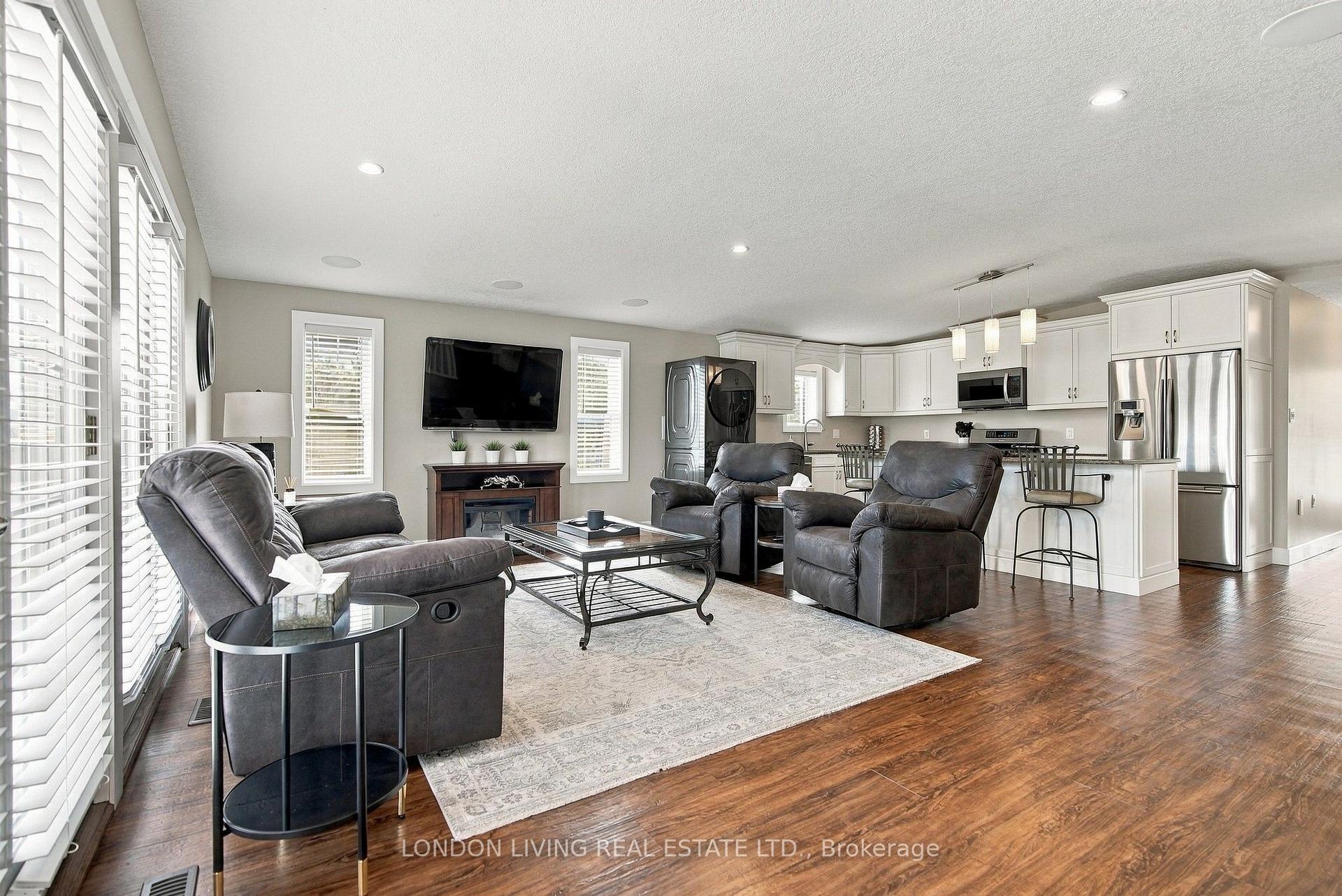 Photo 27 of 757 Nadine Avenue, London, South R — HOMEH