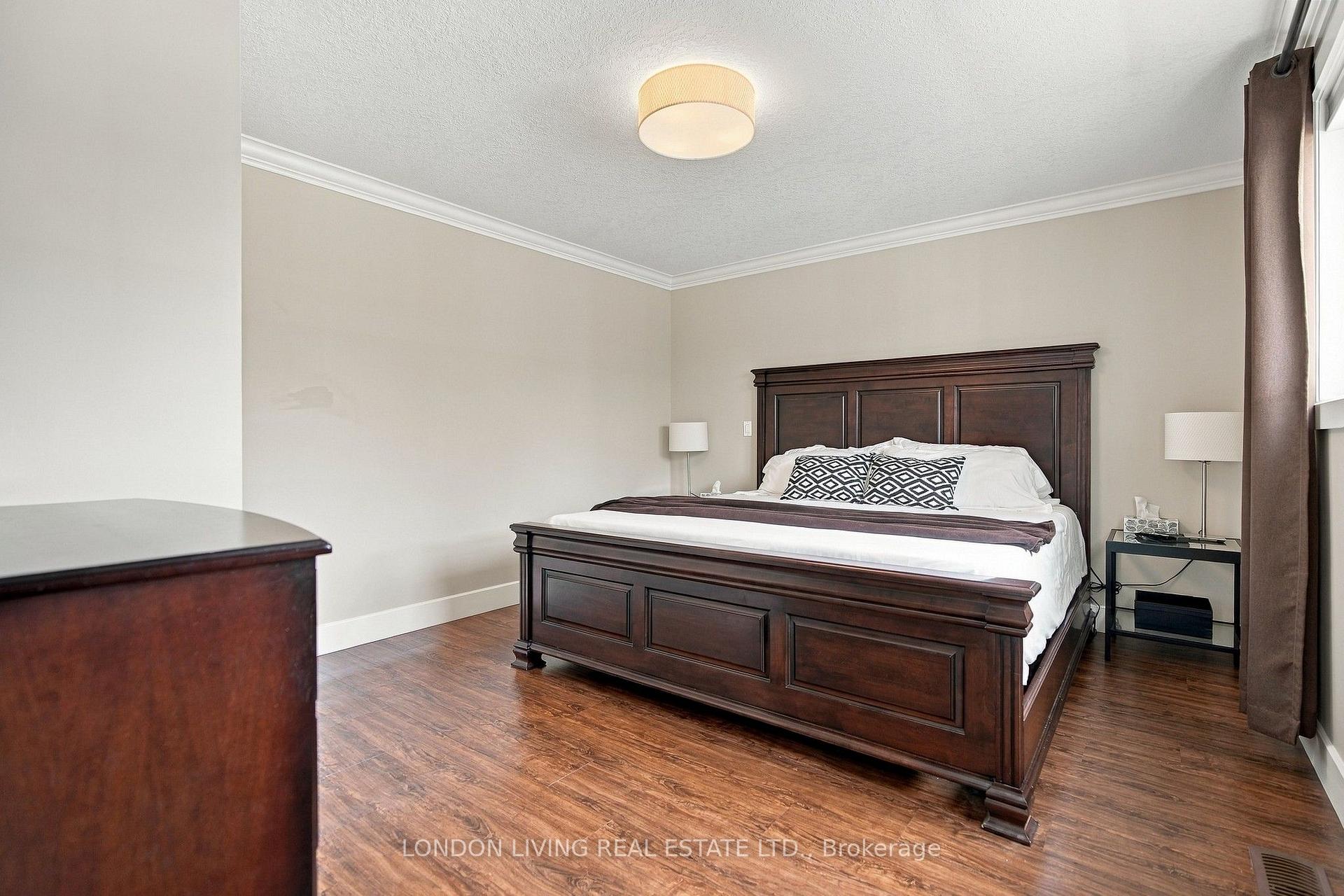Photo 31 of 757 Nadine Avenue, London, South R — HOMEH
